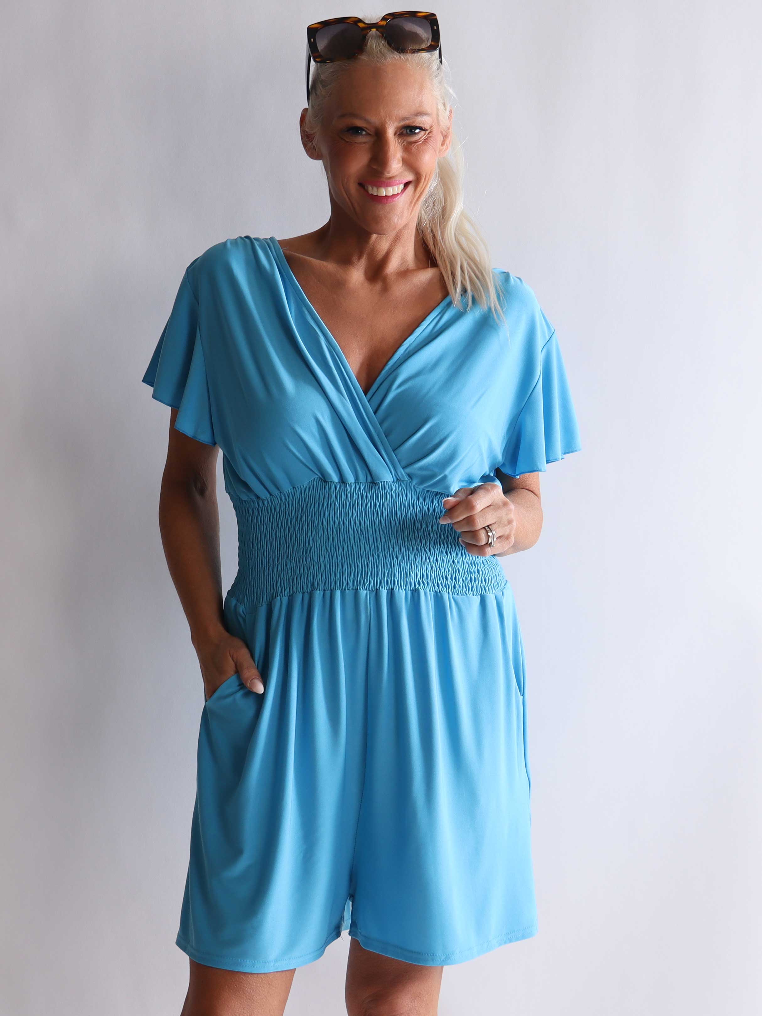 Pams Plain Playsuit - Elastisk plus size playsuit med fickor