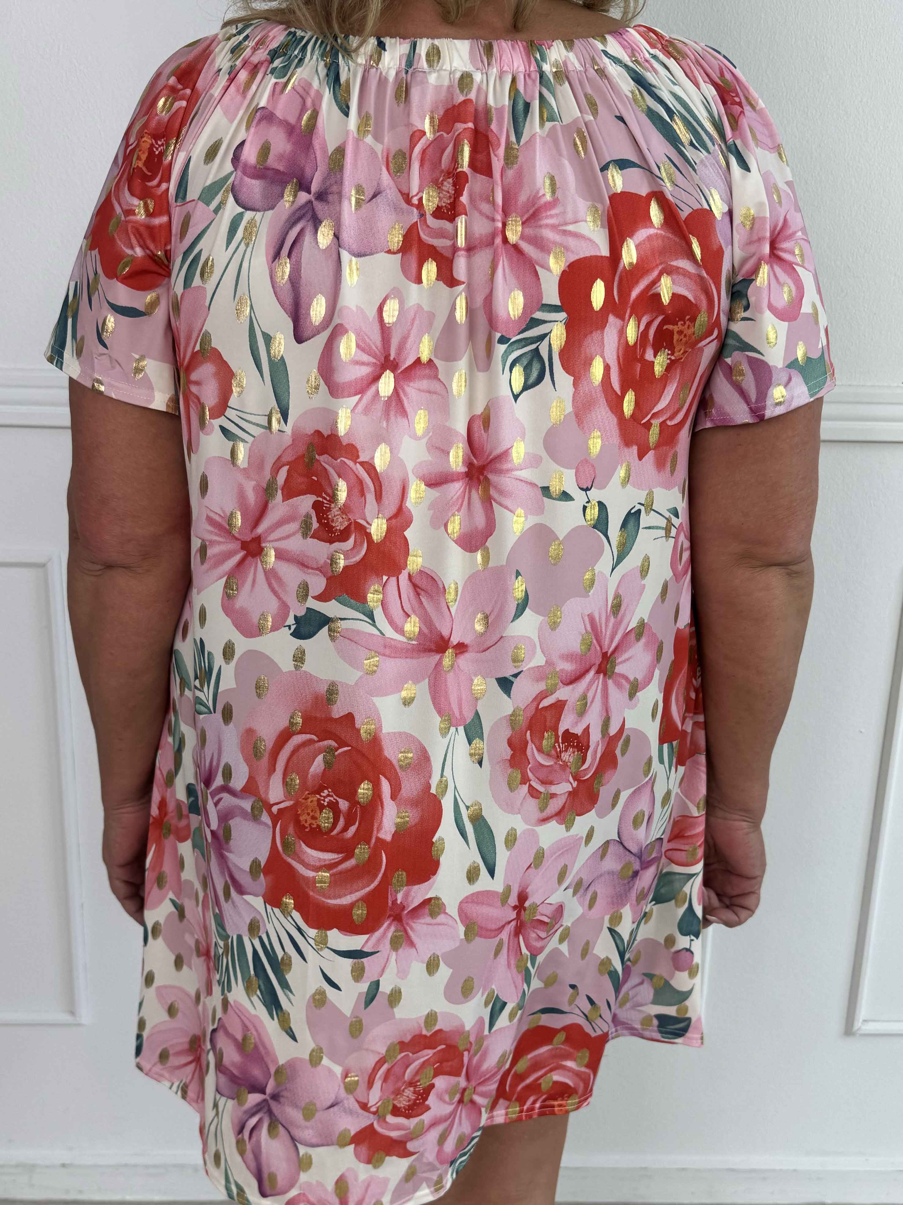 Sofia - Söt plus size blommig klänning med resår i halsen