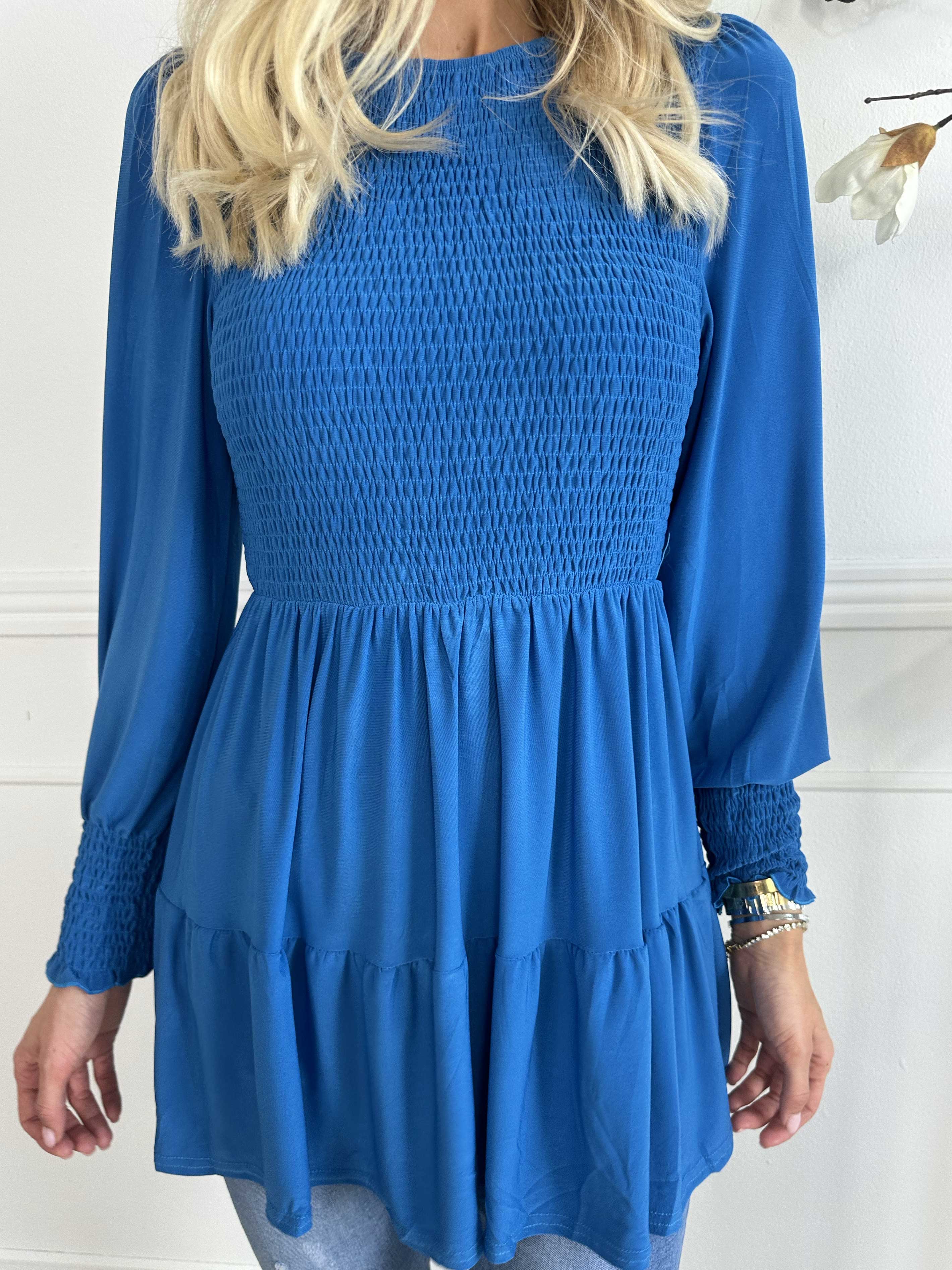 Kelly Shirt - Elastisk blus med smock över bröstet