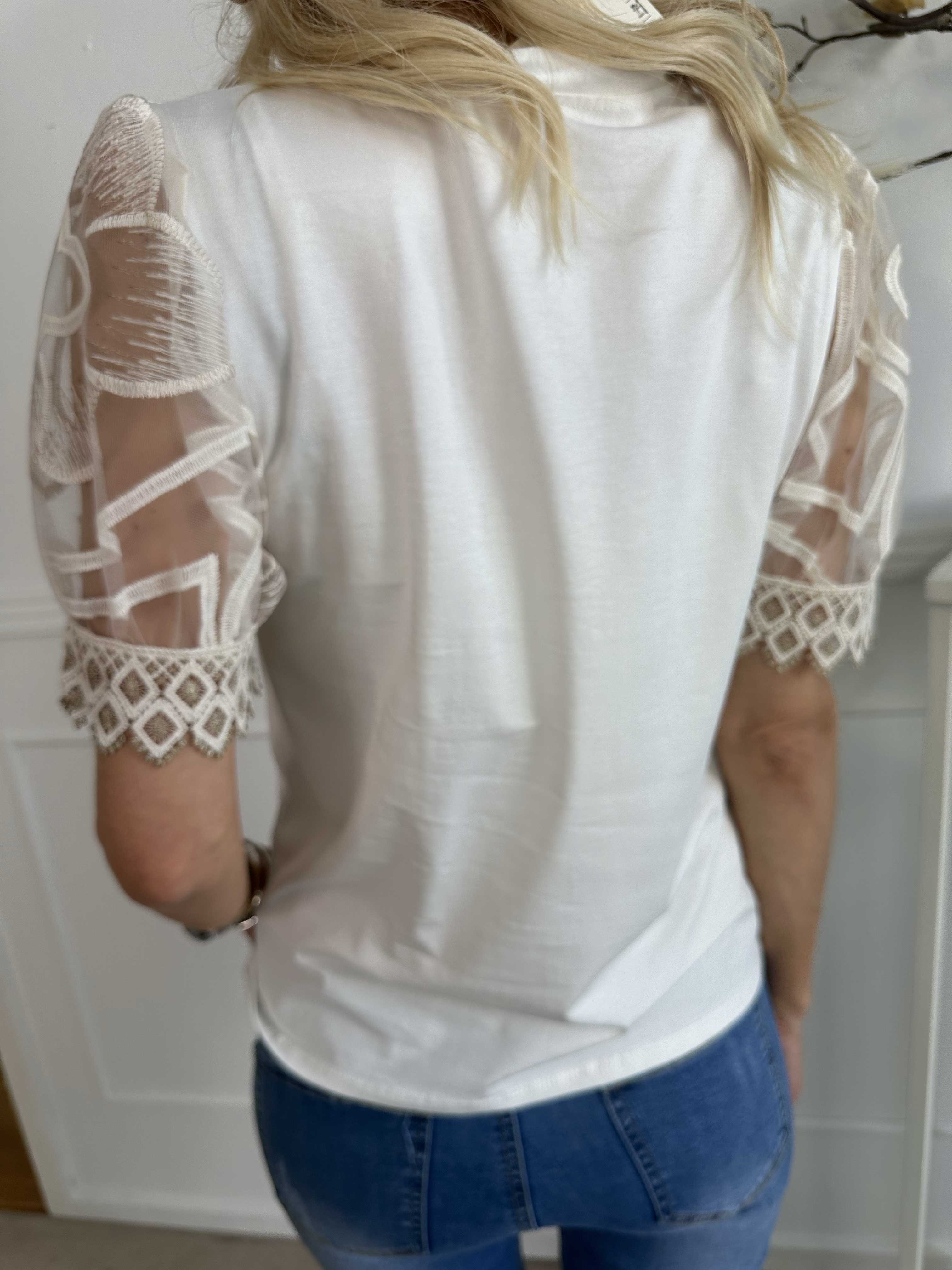 Nadine - T-shirt med ärmar i fin spets