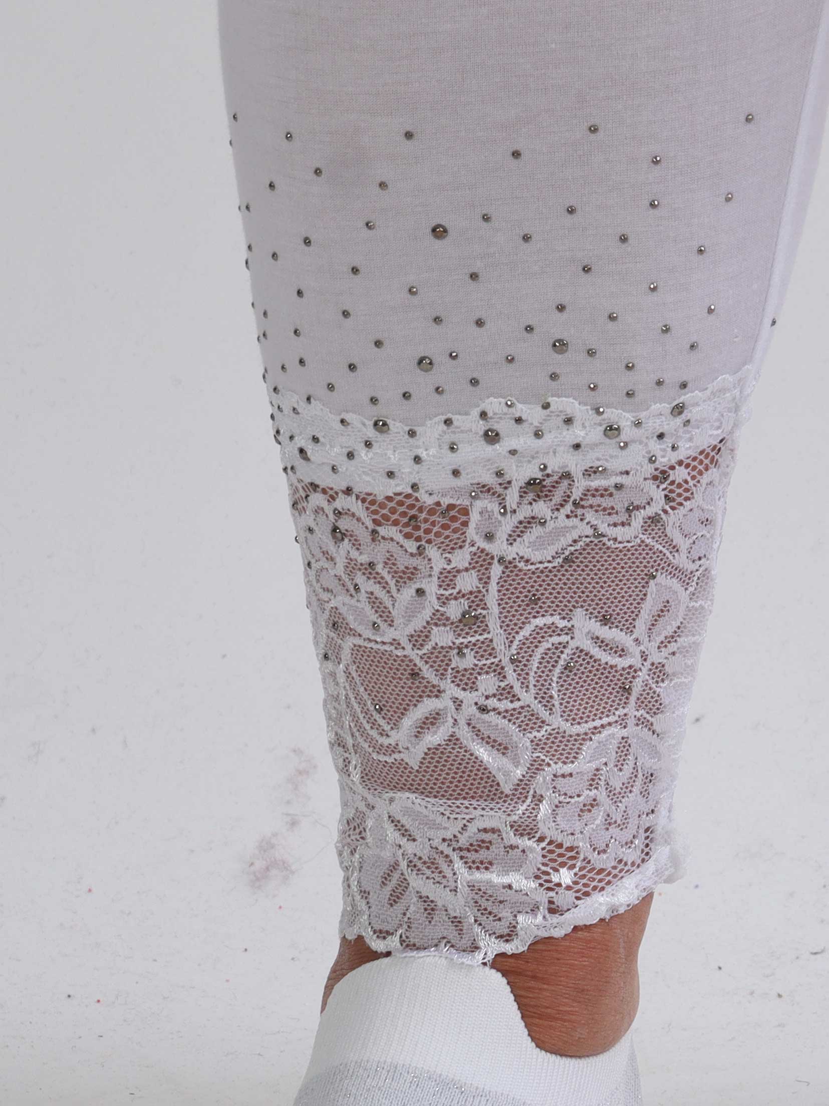 Kia - Bløde leggings i viskose med blondekant og similisten