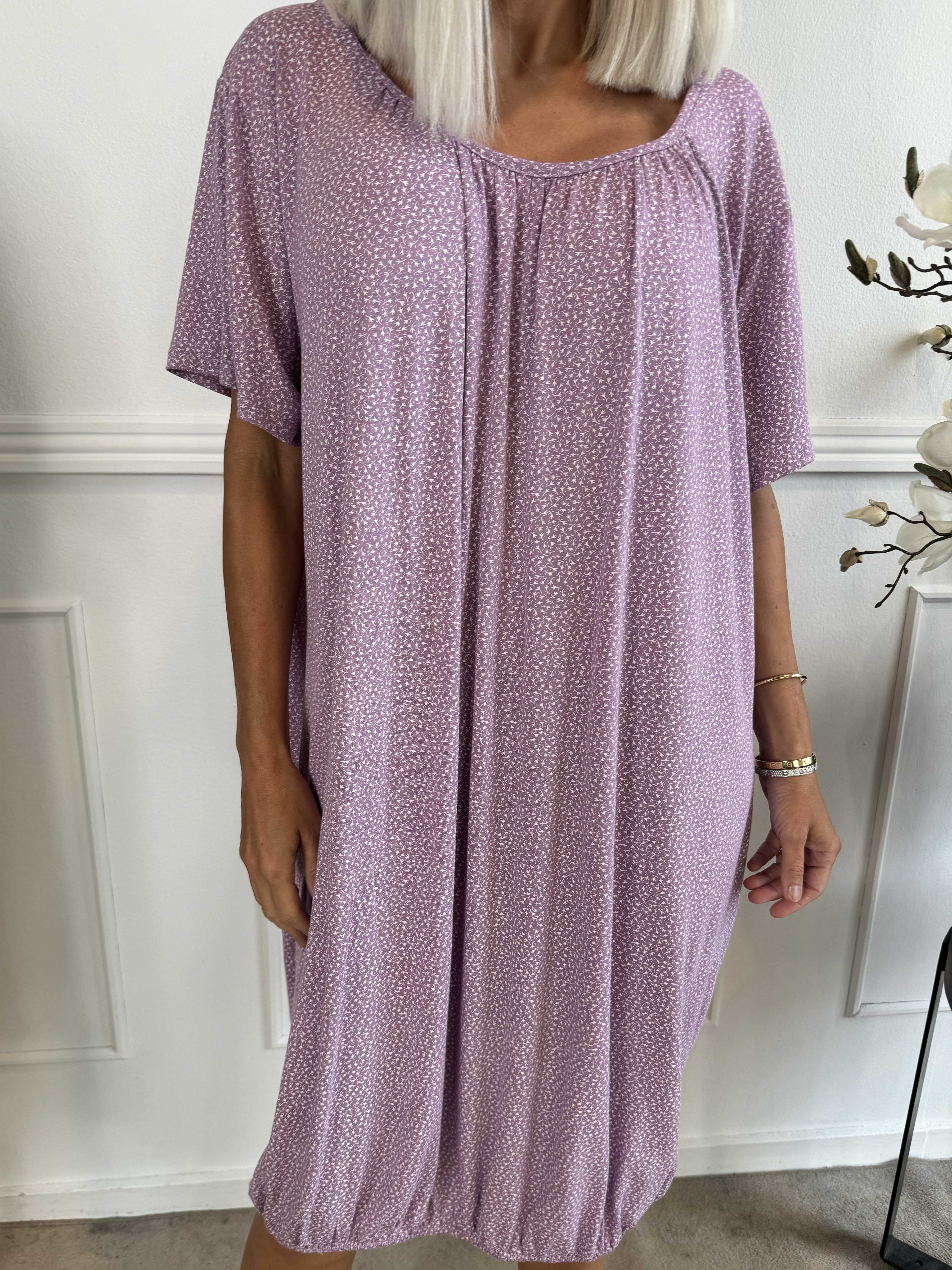 Miracle Flower Dress - Klänning i viskos med resår nedtill