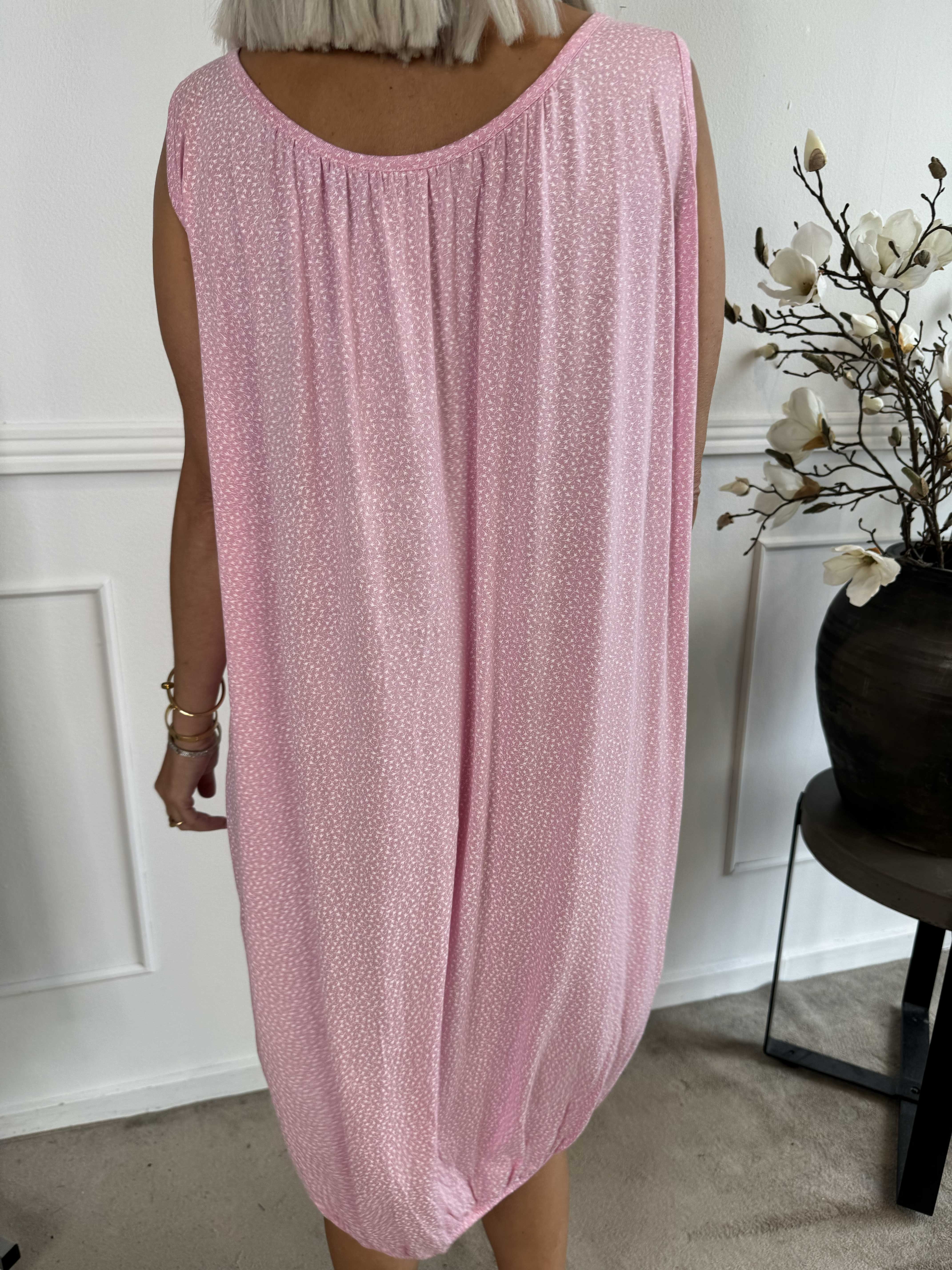 Miracle Flower Sleeveless Dress - Klänning i viskos med resår nedtill