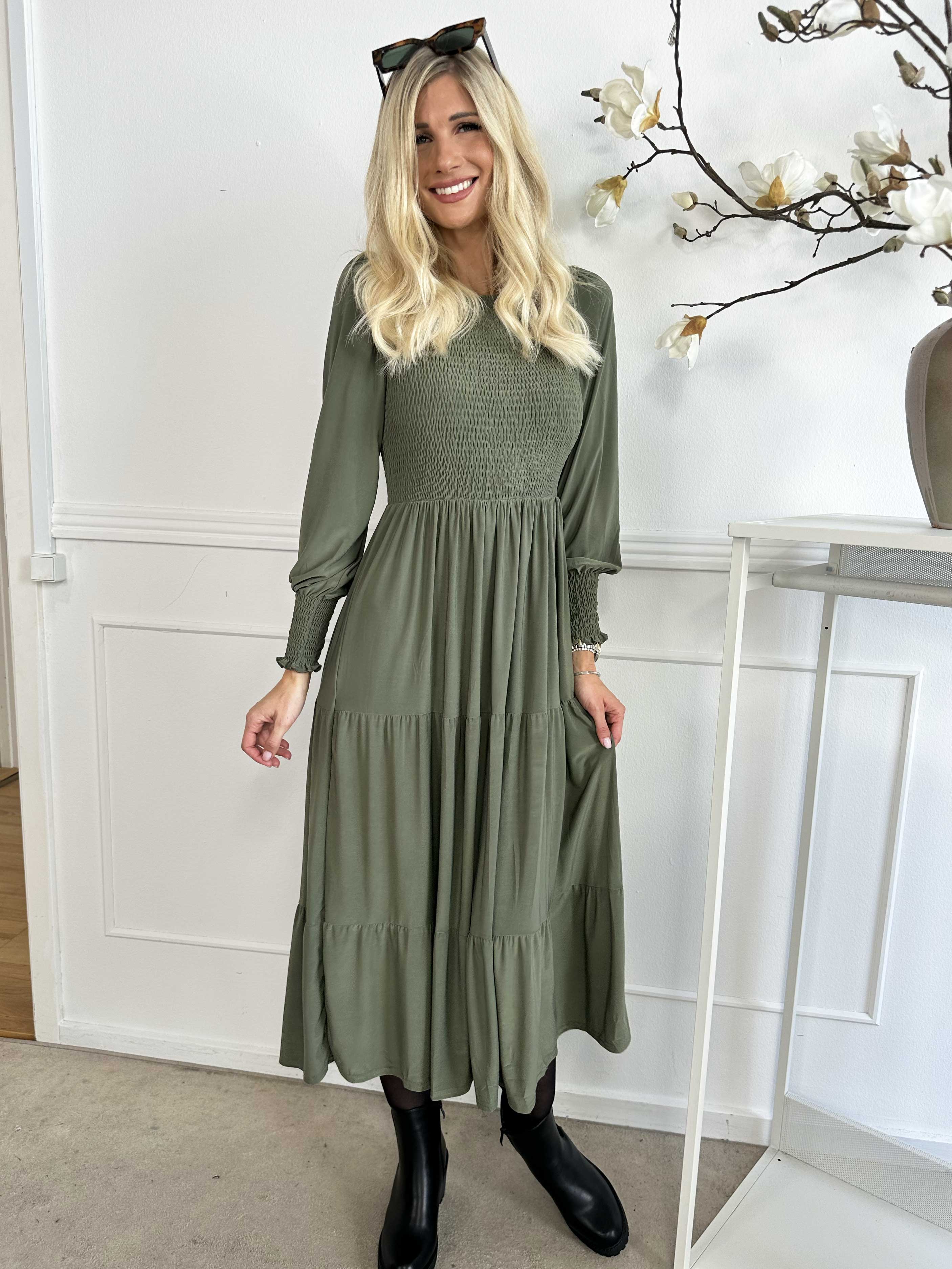 Kelly Long - Stretchklänning med smock över bröstet