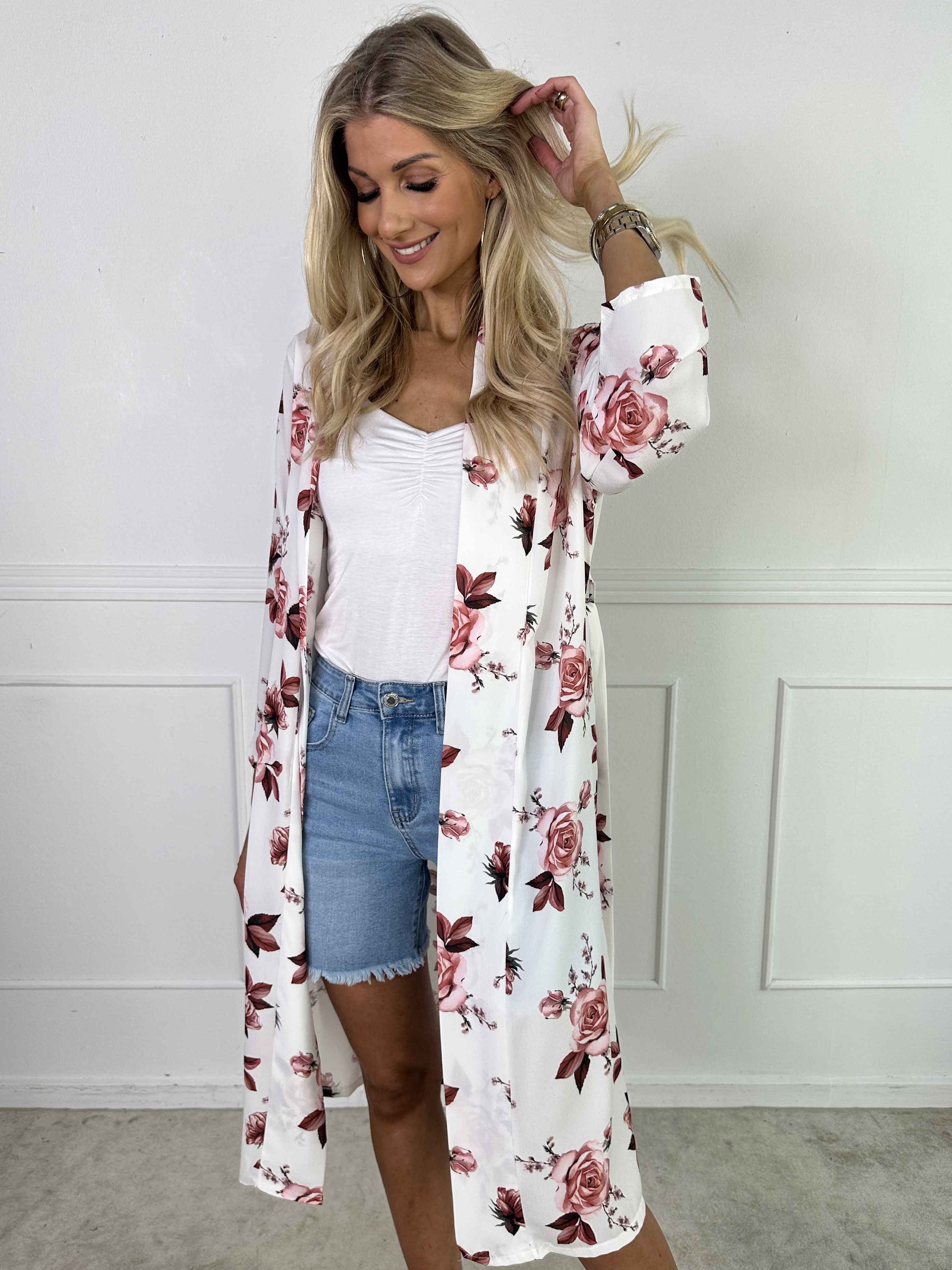 Agate - Söt kimono med rosor