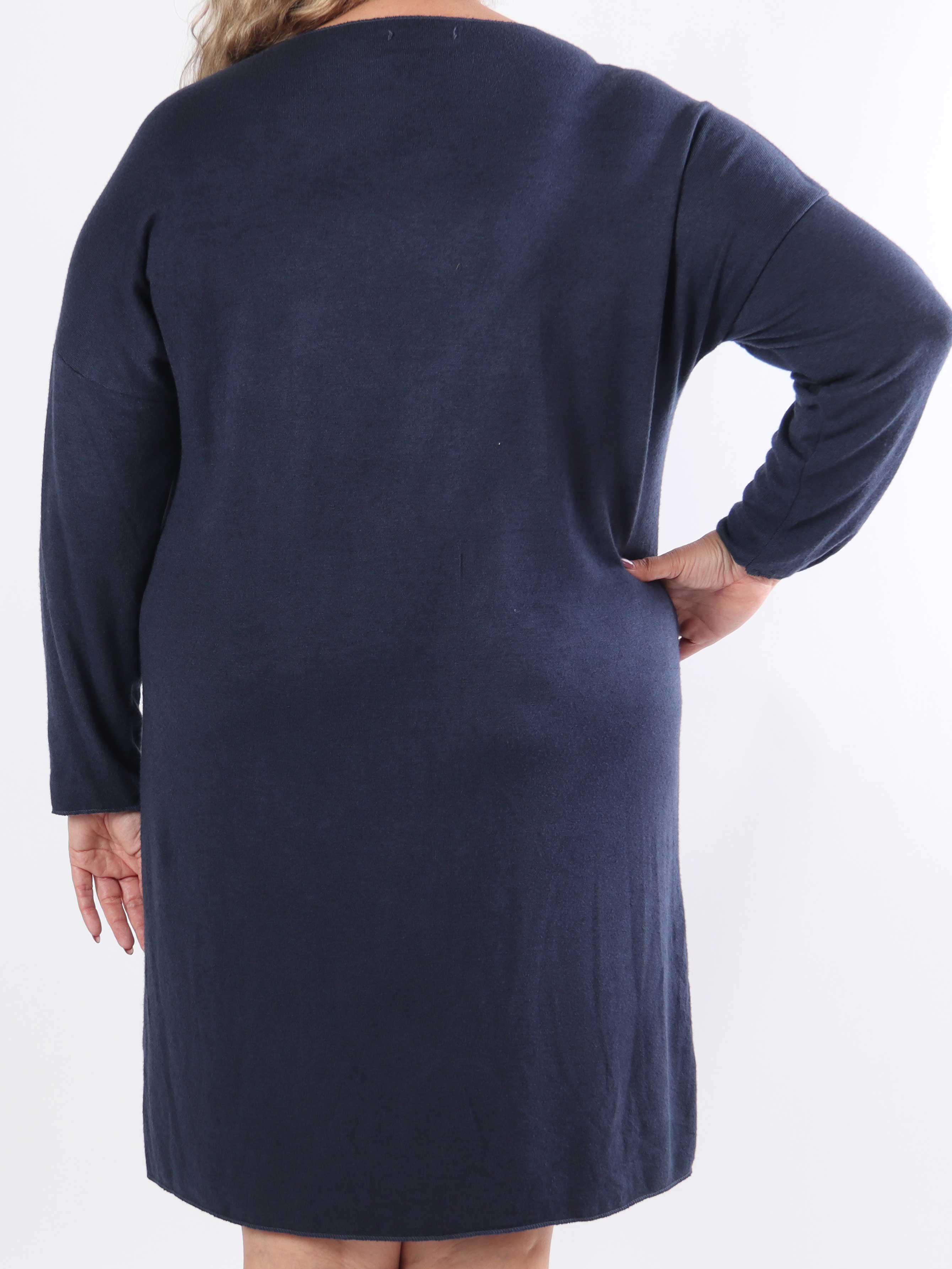 Djamila Long - Mega mjuk plus size-klänning i viskos med v-ringning