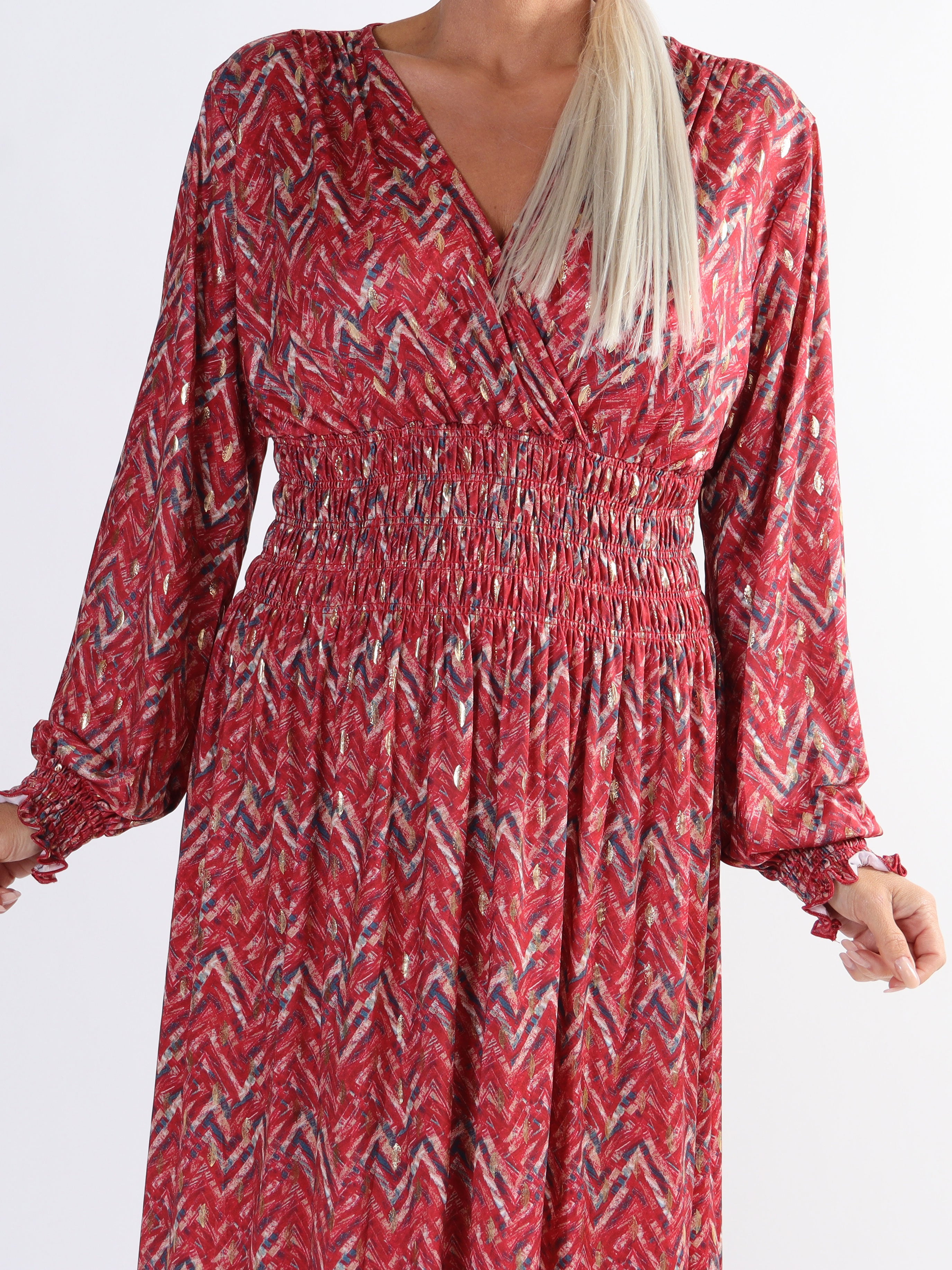 Pams ZigZag Midi L/S - Plus size klänning i skrynkelfritt tyg med långa ärmar