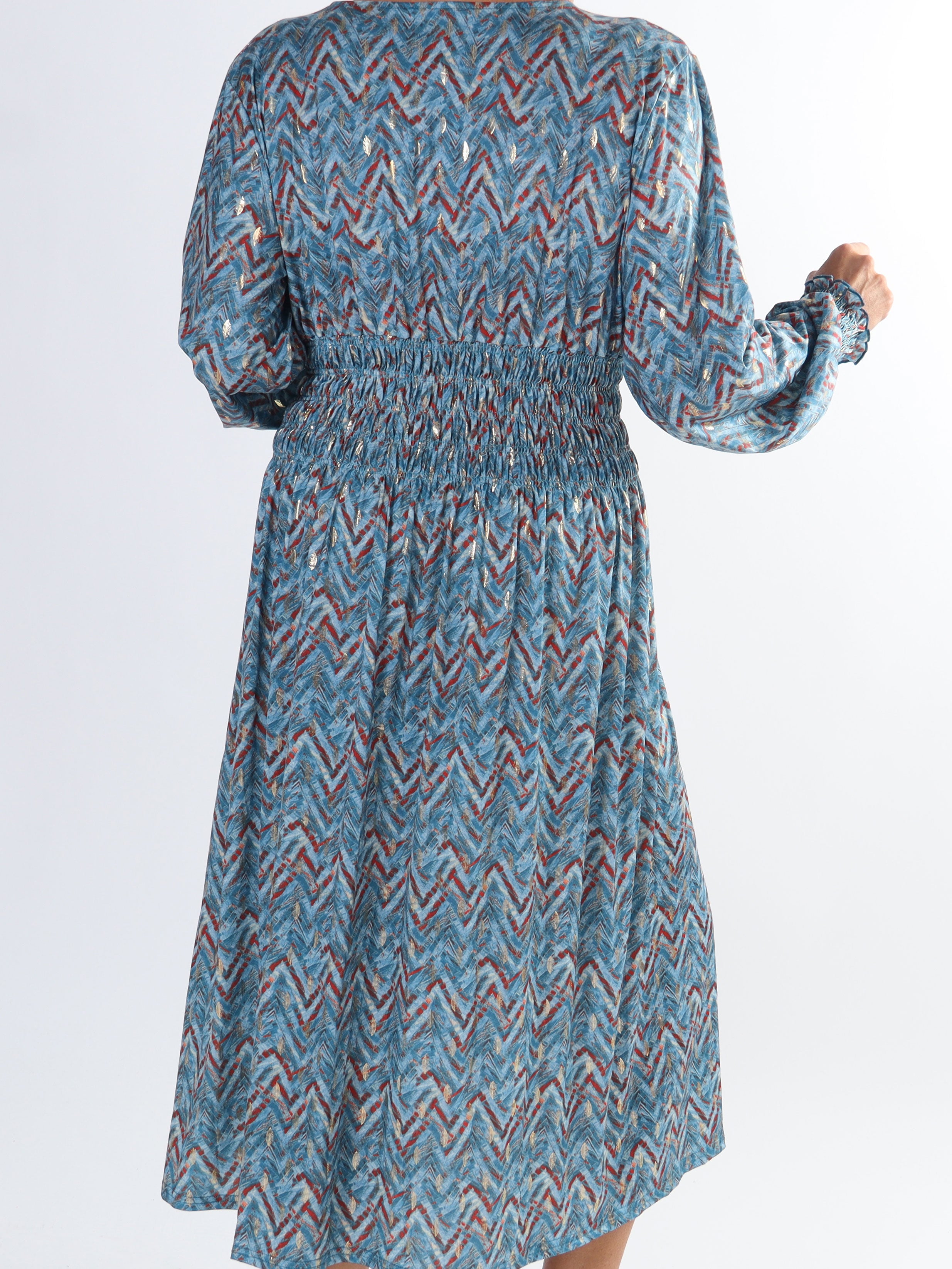 Pams ZigZag Midi L/S - Plus size klänning i skrynkelfritt tyg med långa ärmar