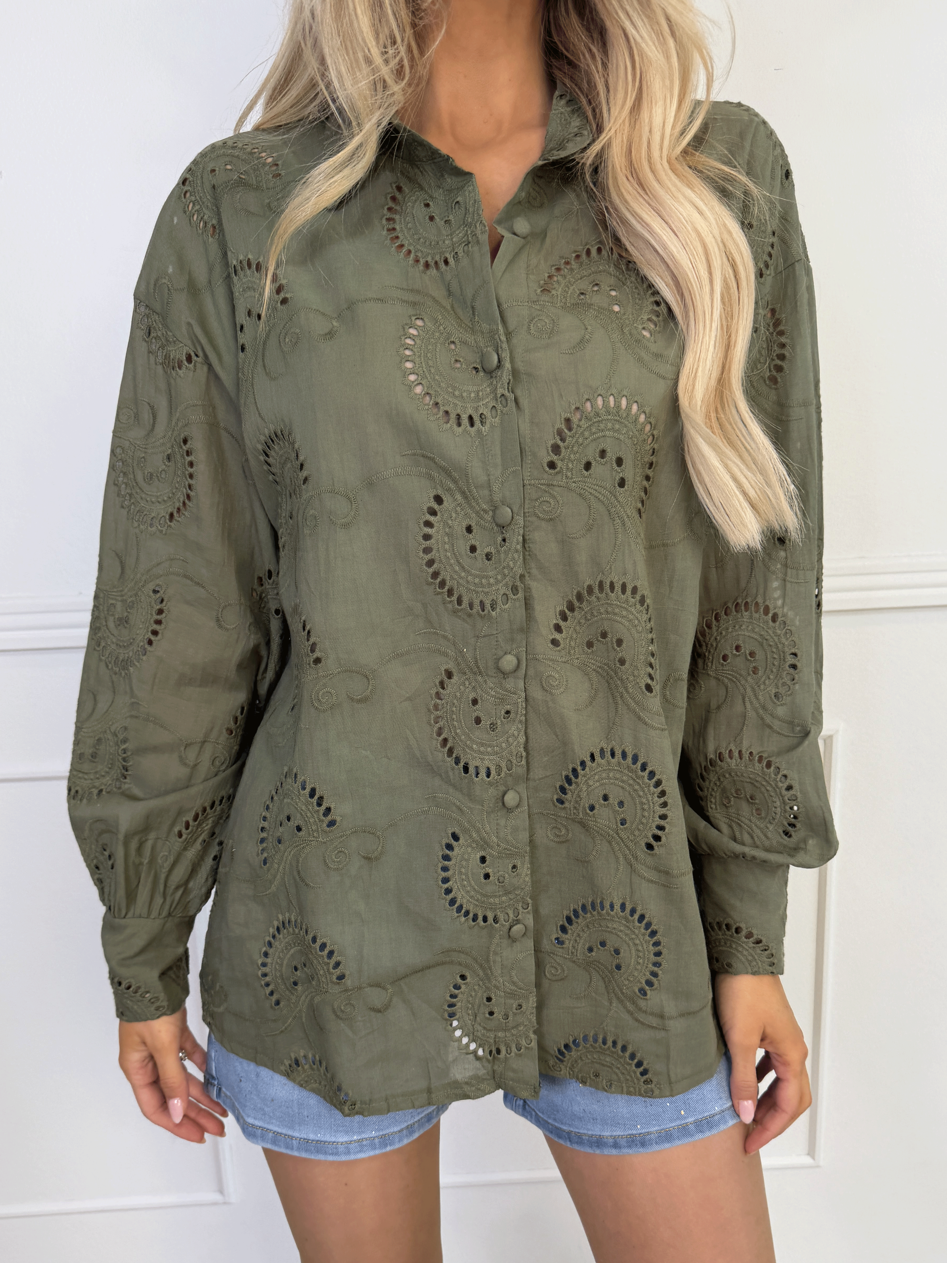 Lona Broderie - Broderie anglaise skjorte i viskose