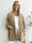 Annah Light Short - Oversized jacka med tydliga sömmar och fickor