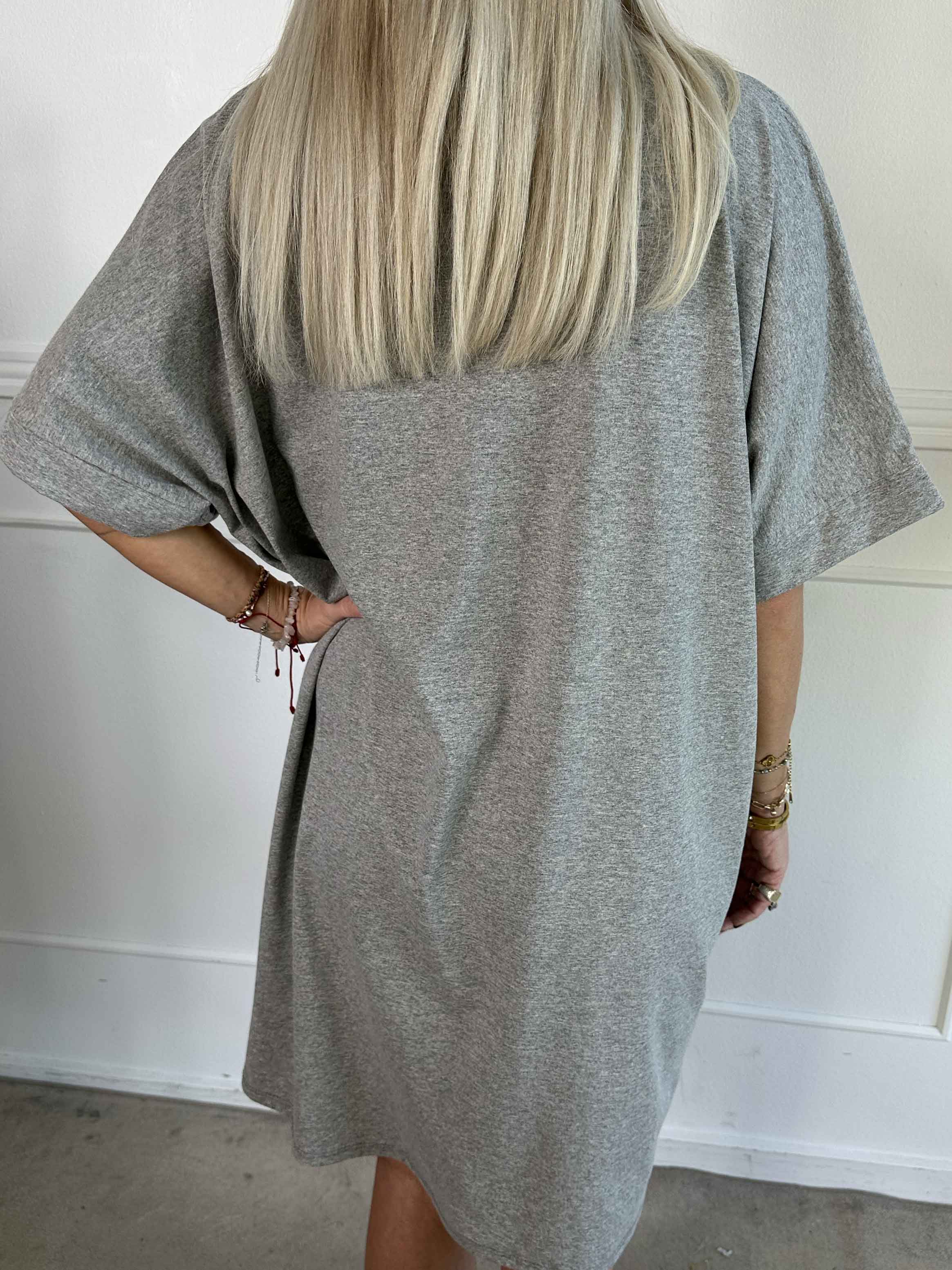 Mintu Dress - T-shirtklänning i bomull med similisten
