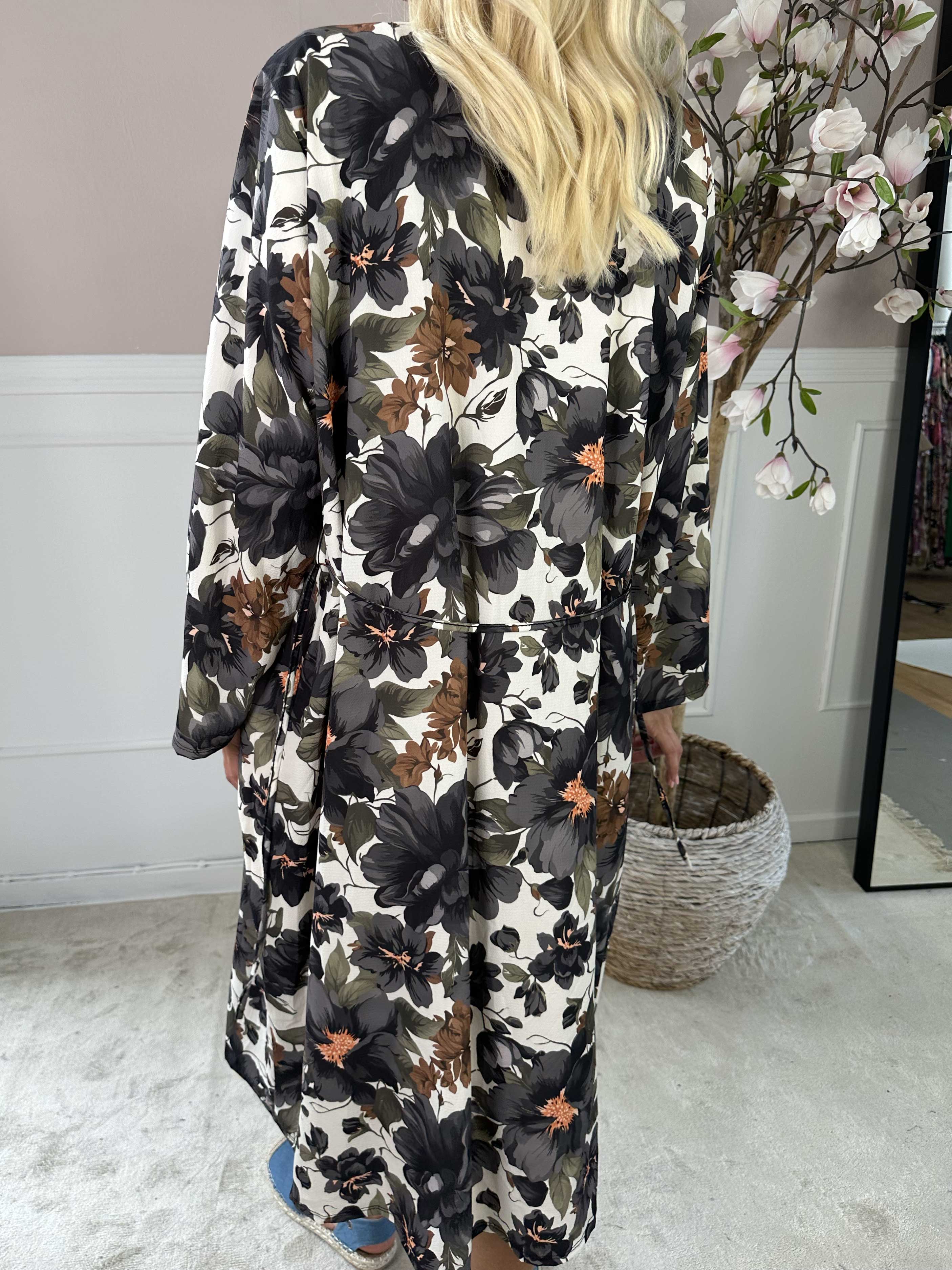 Flower Kimono - Söt lång kimono med blomtryck