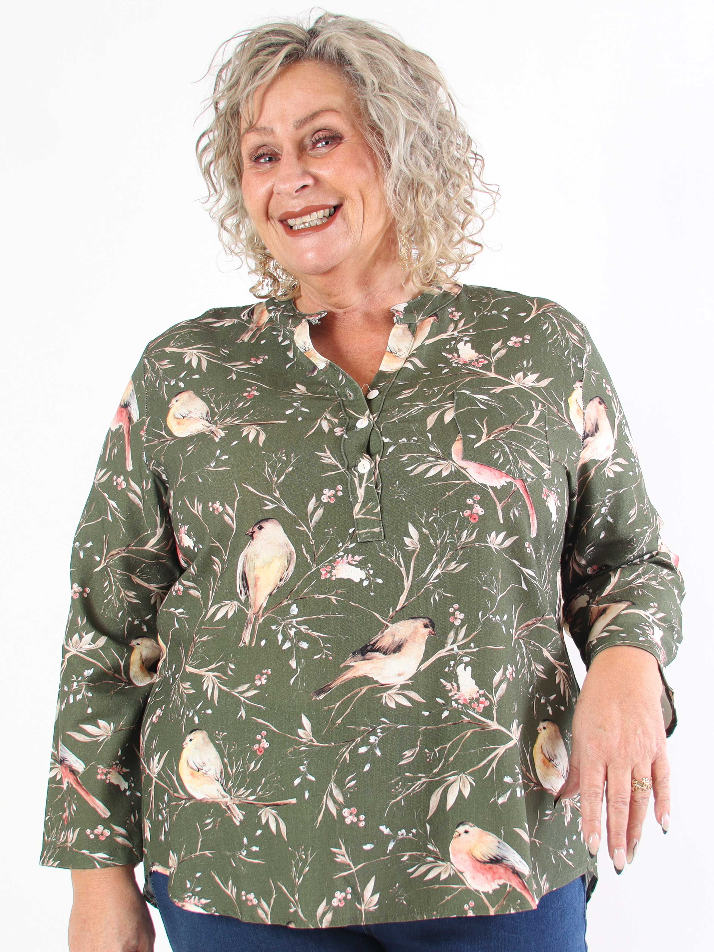 Carmen - Plus size skjorta med fåglar av linne och bomull