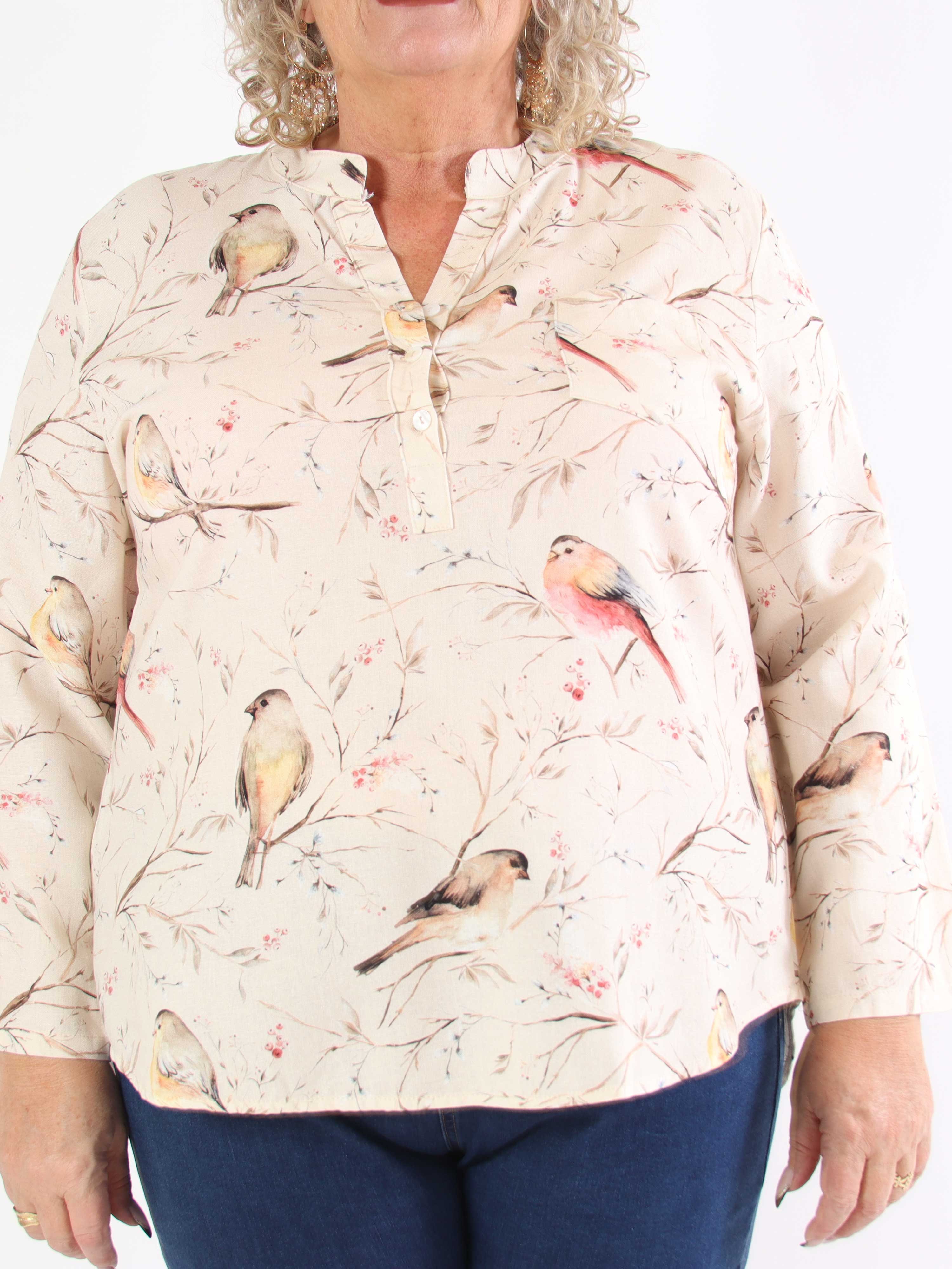 Carmen - Plus size skjorta med fåglar av linne och bomull