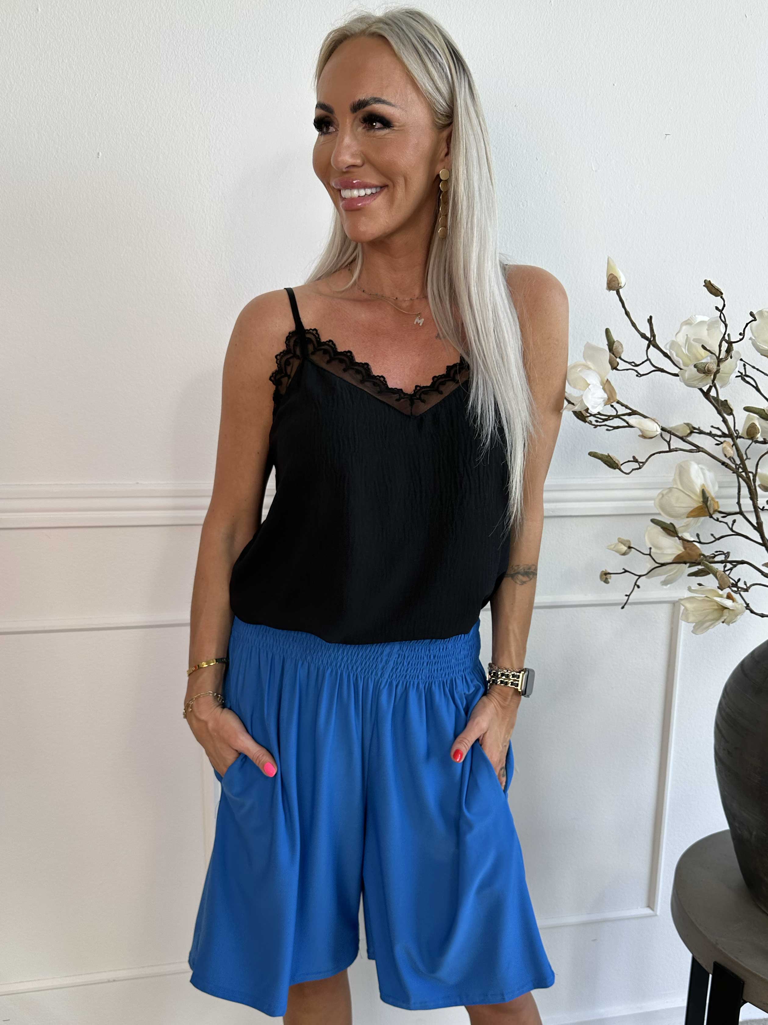 Pams Plain Short Knickers - Shorts i elastiskt tyg med resårkant