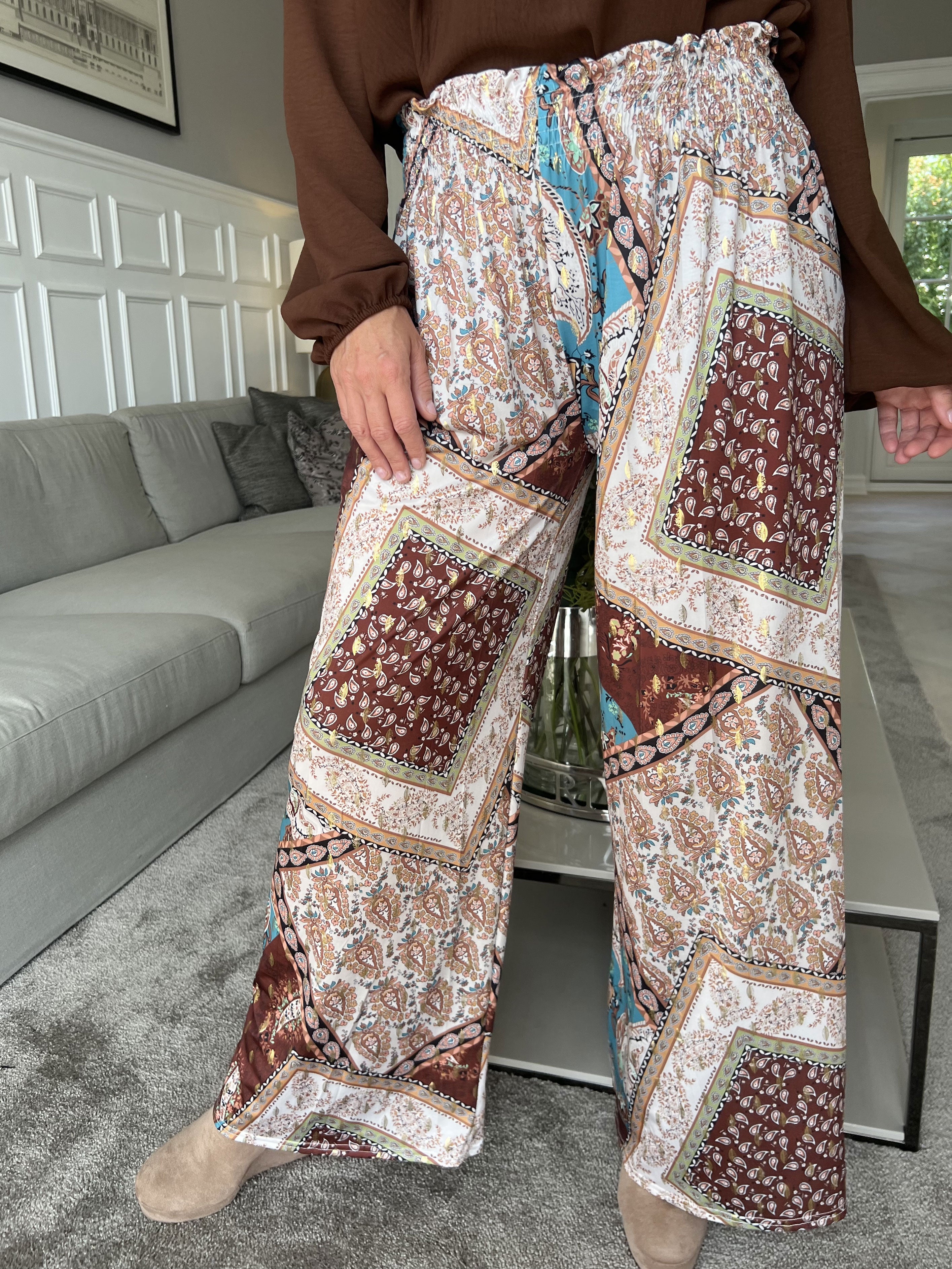 Pams Pants Paisley - Lösa mönstrade byxor i elastiskt tyg