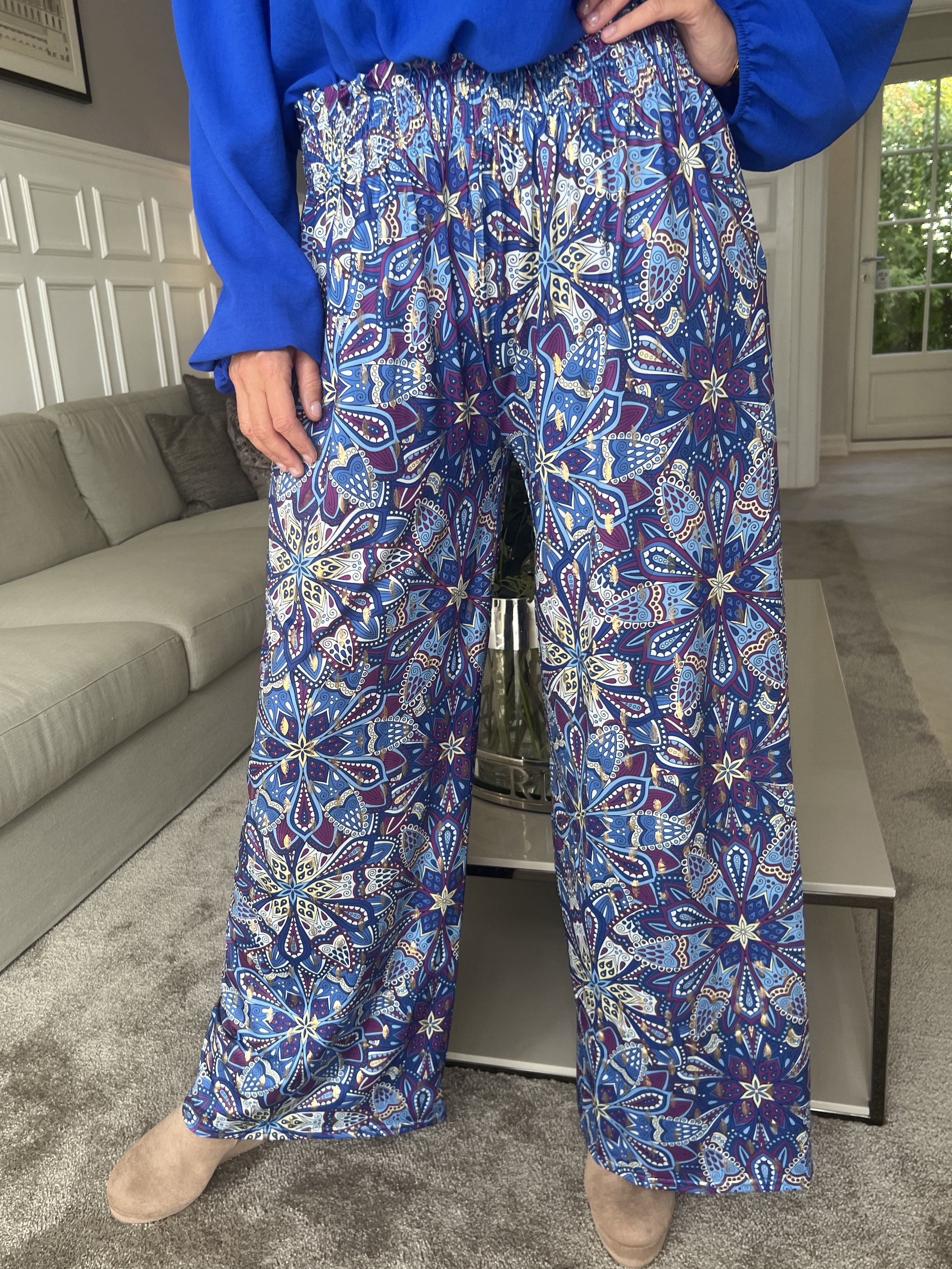Pams Pants Multi - Lösa mönstrade byxor i elastiskt tyg