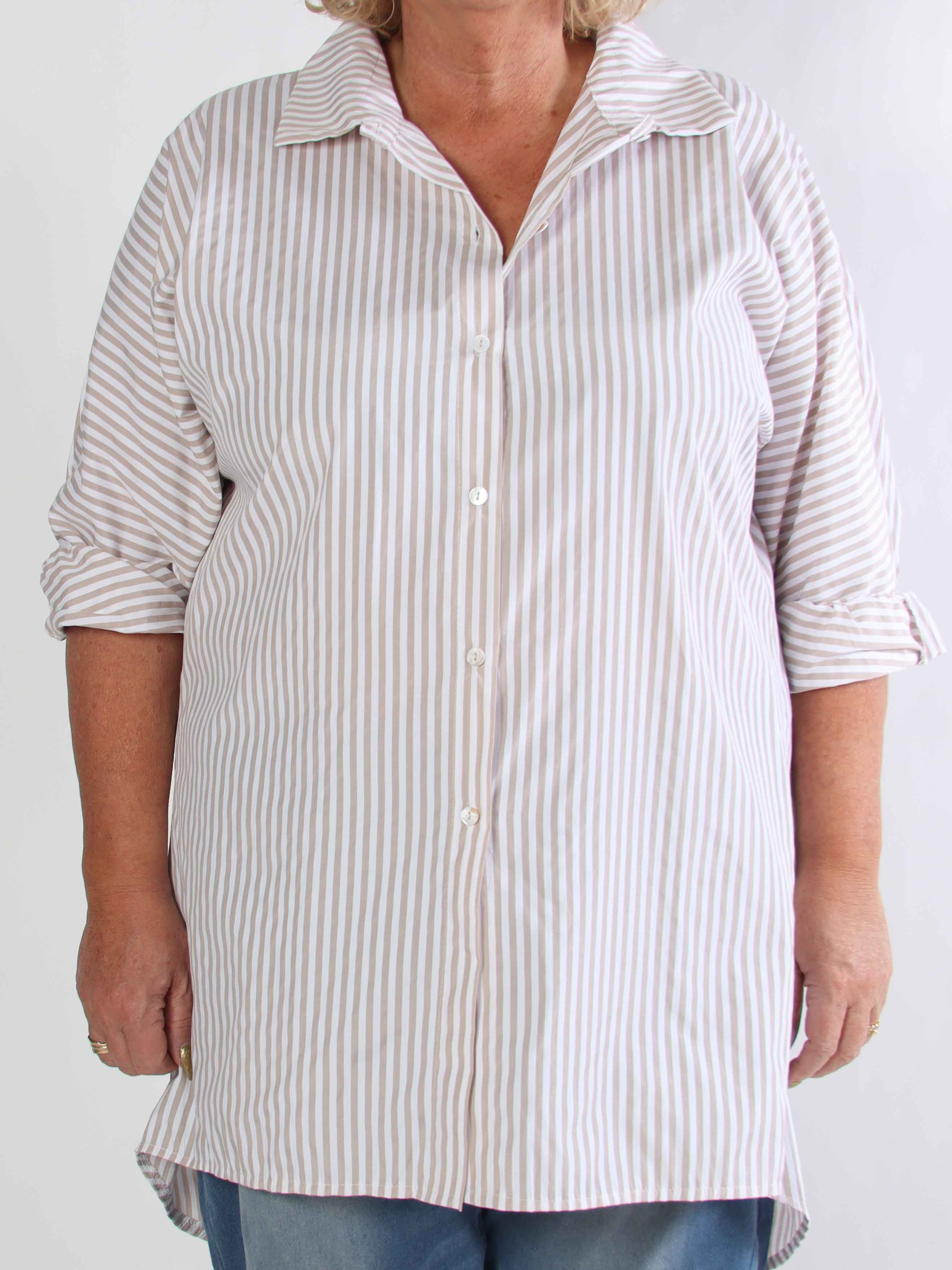 Ingrid - Sød plus size skjortekjole med striber