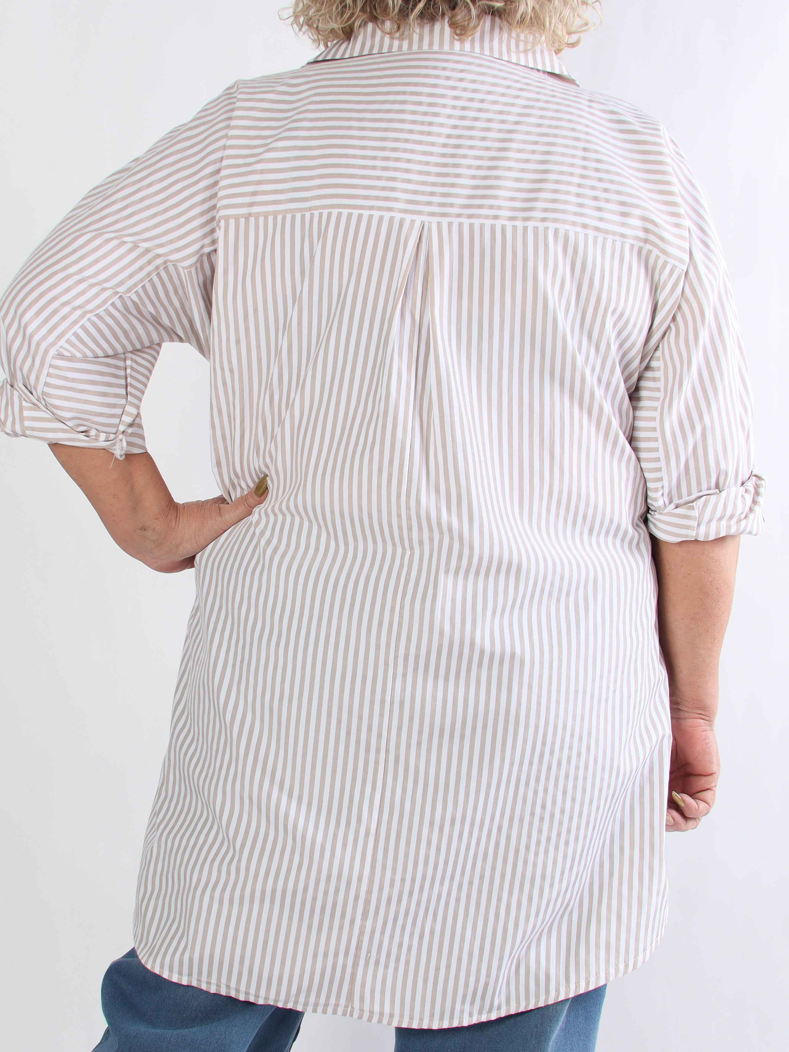 Ingrid - Sød plus size skjortekjole med striber