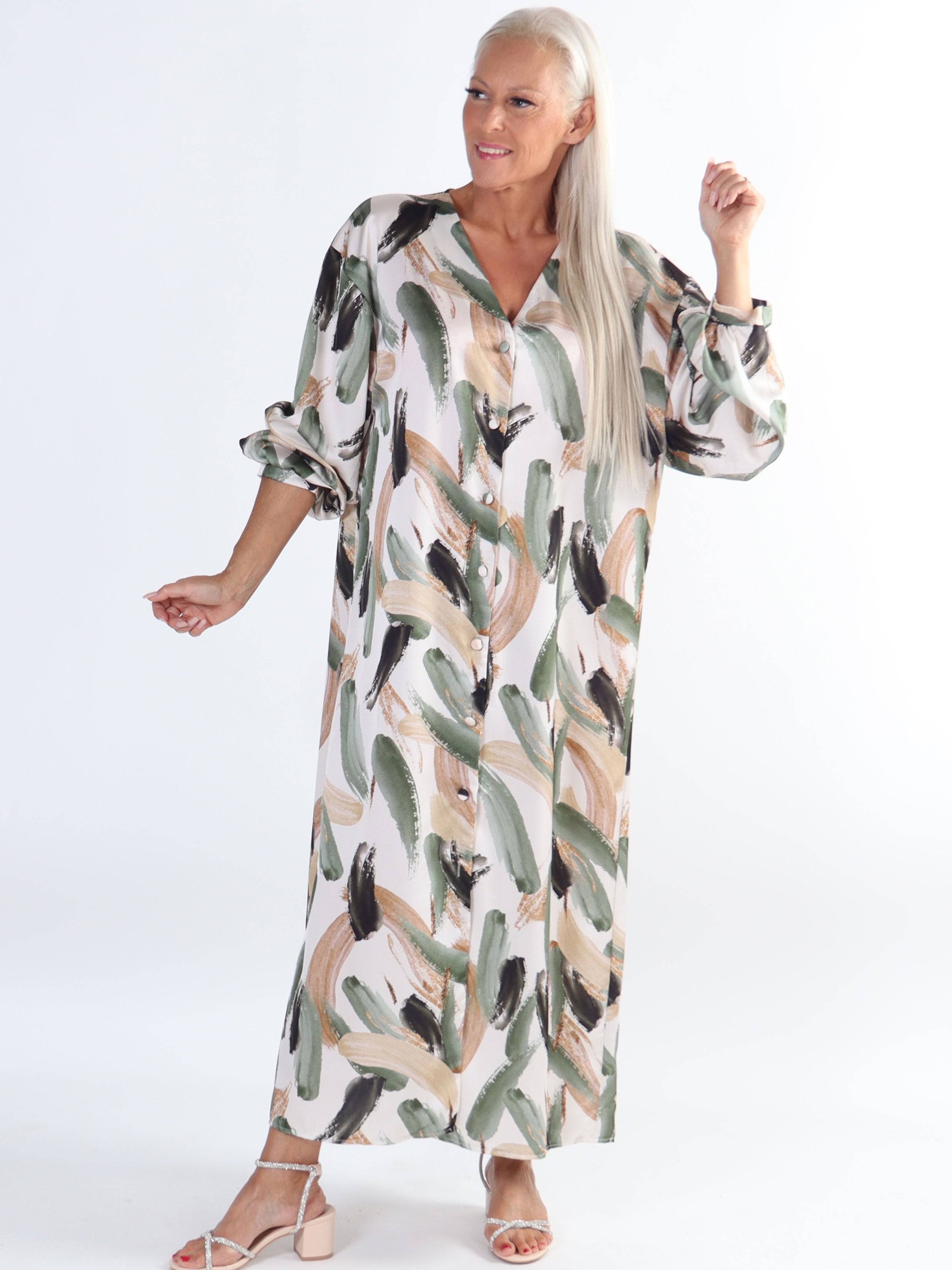 Ivanna - Lång mönstrad plus size tunikaklänning i silkeslook