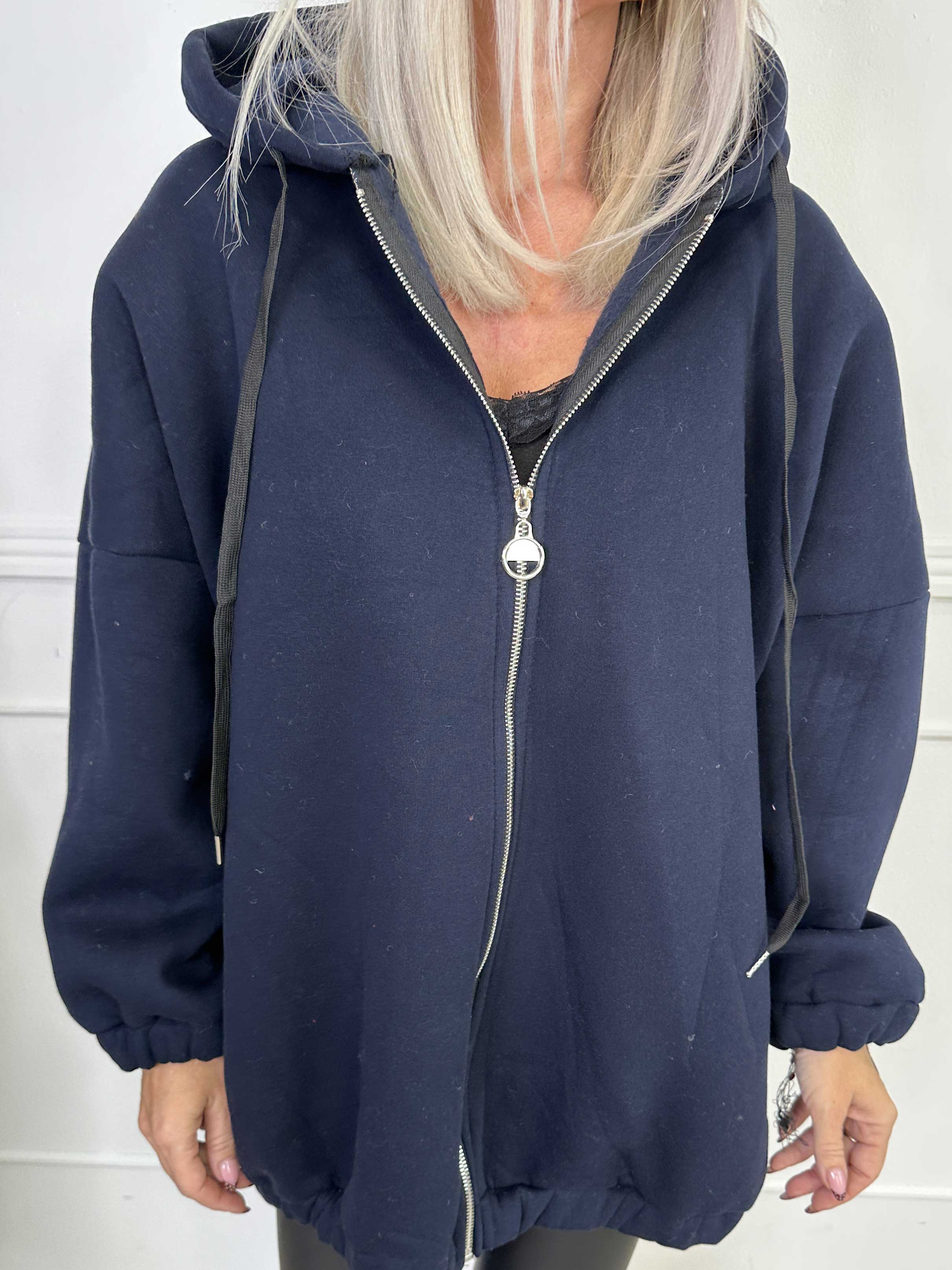 Iverna - Mjuk oversize hoodie med text