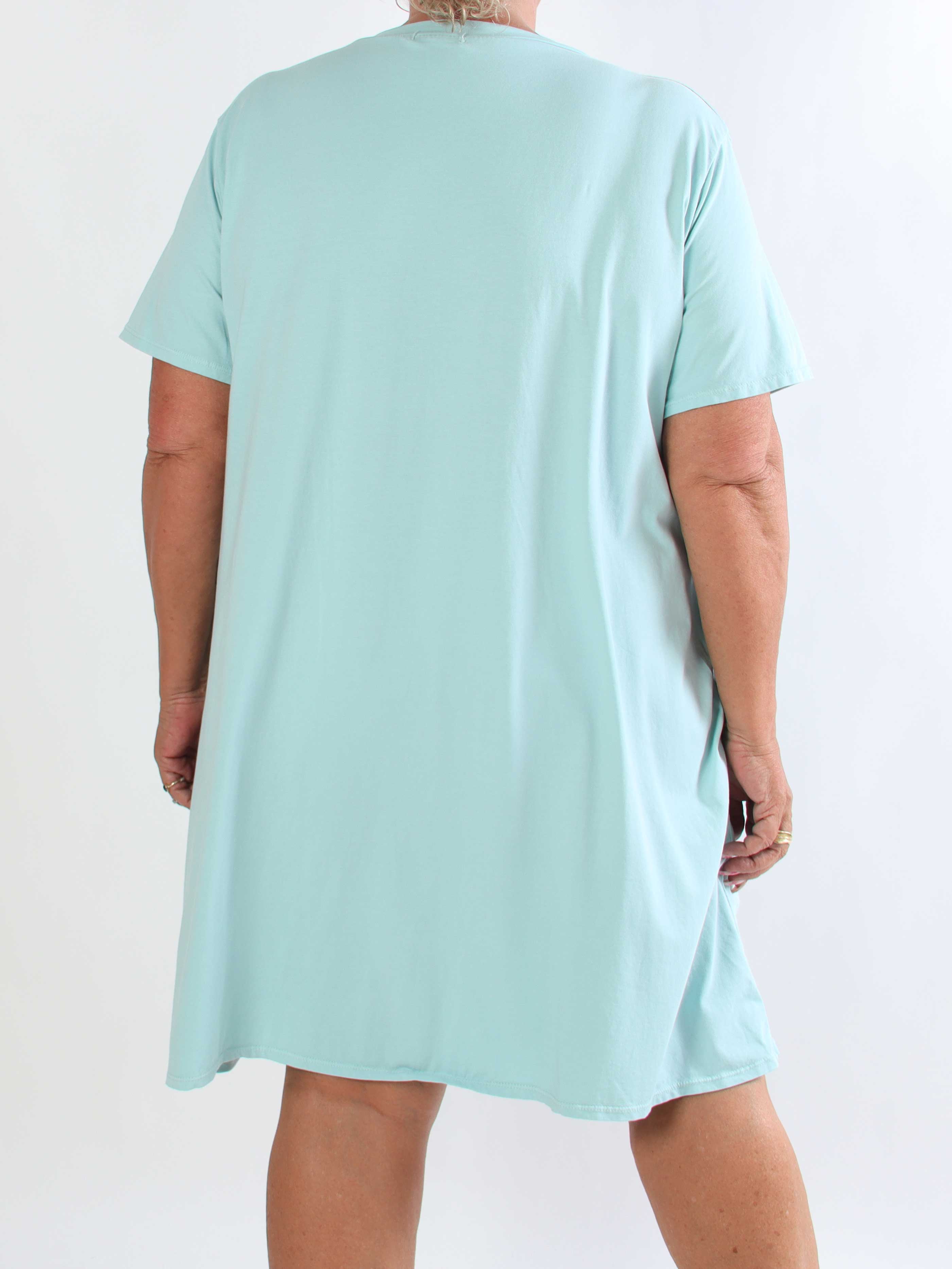 Janina - Blød plus size t-shirtkjole i bomuld med palme på maven