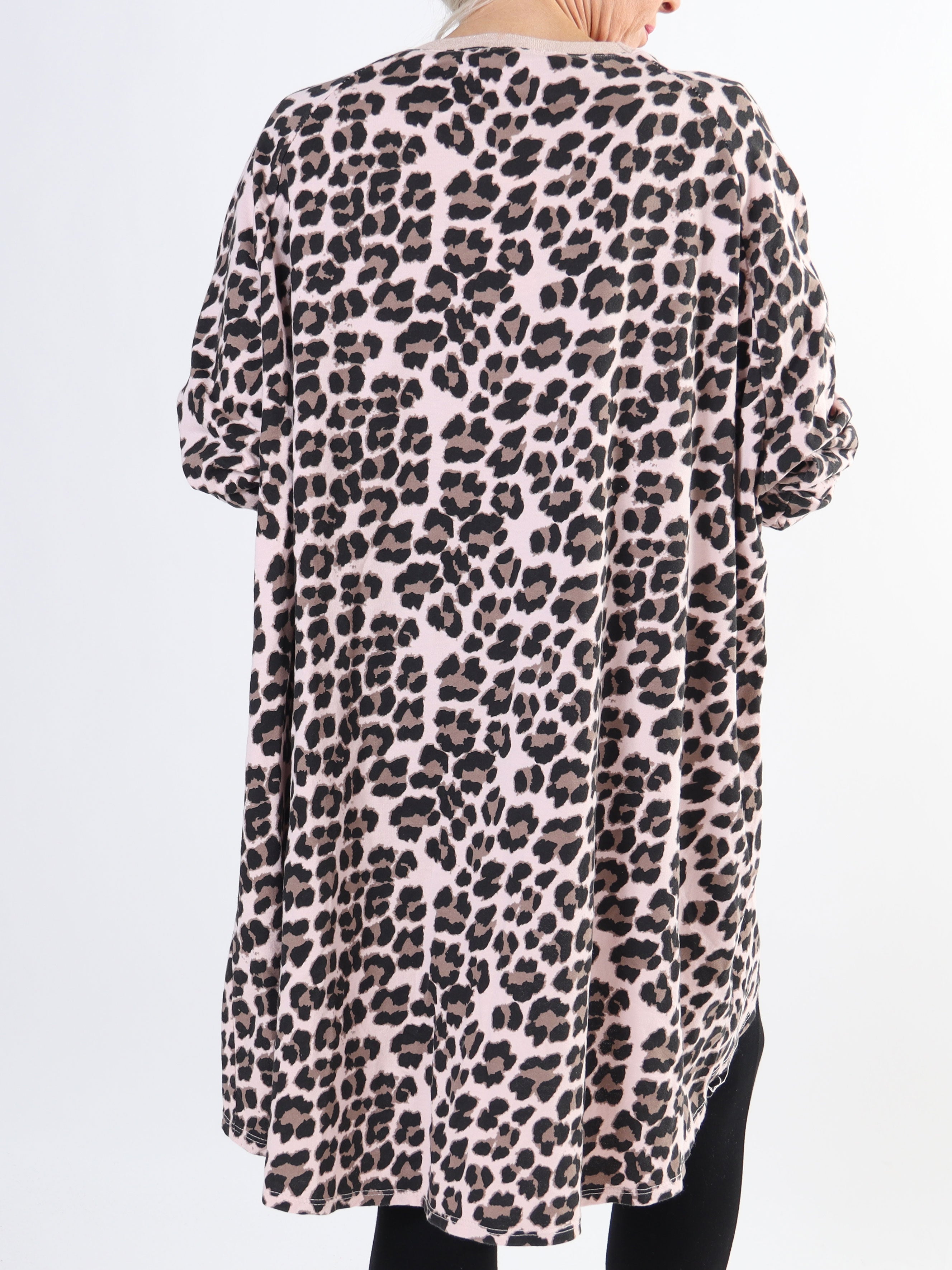 Jennifer - Bomullsblus med leopardmönster och rock i plus size-storlek