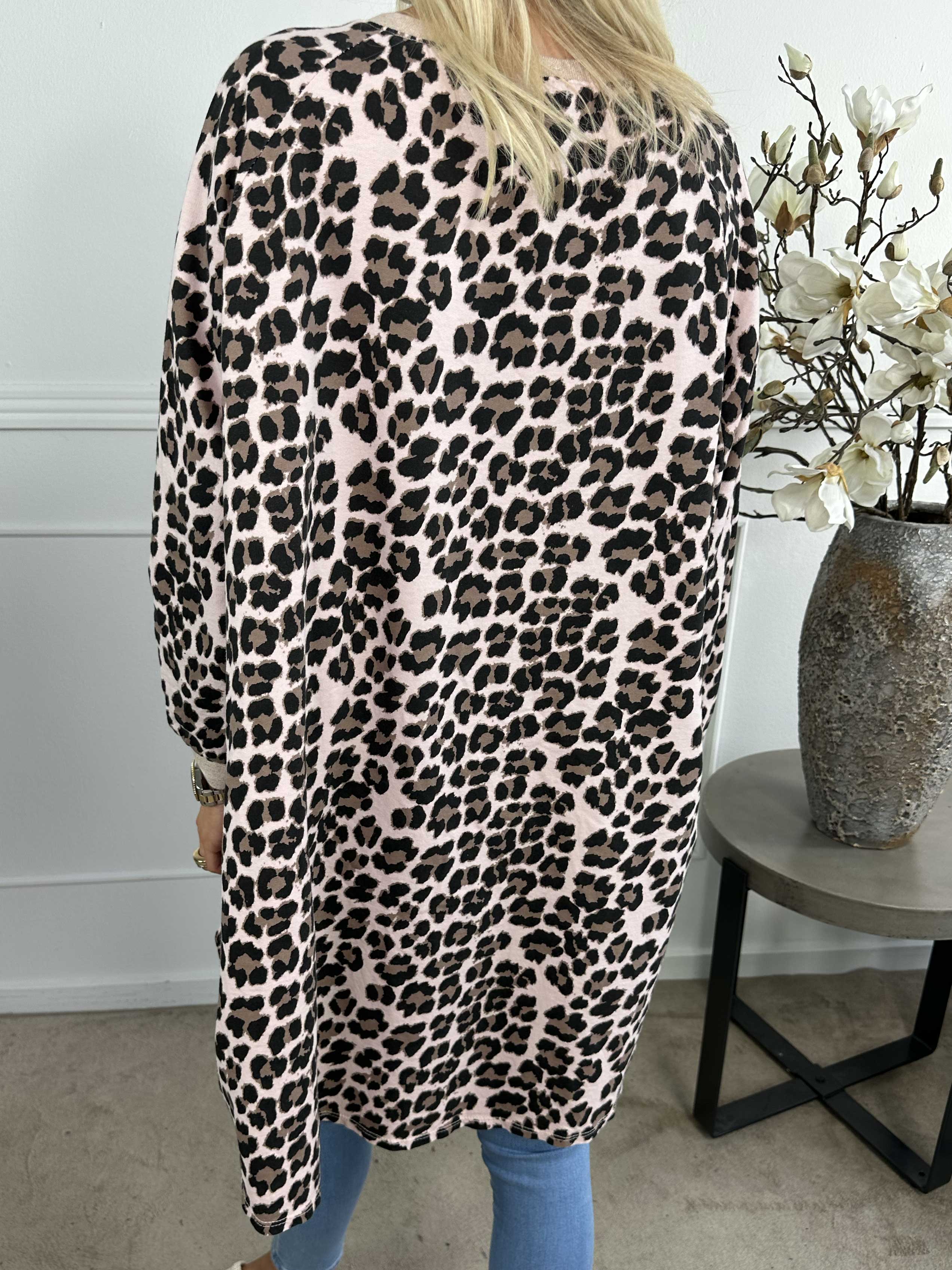 Jennifer - Bomullsblus med leopardmönster och stenar