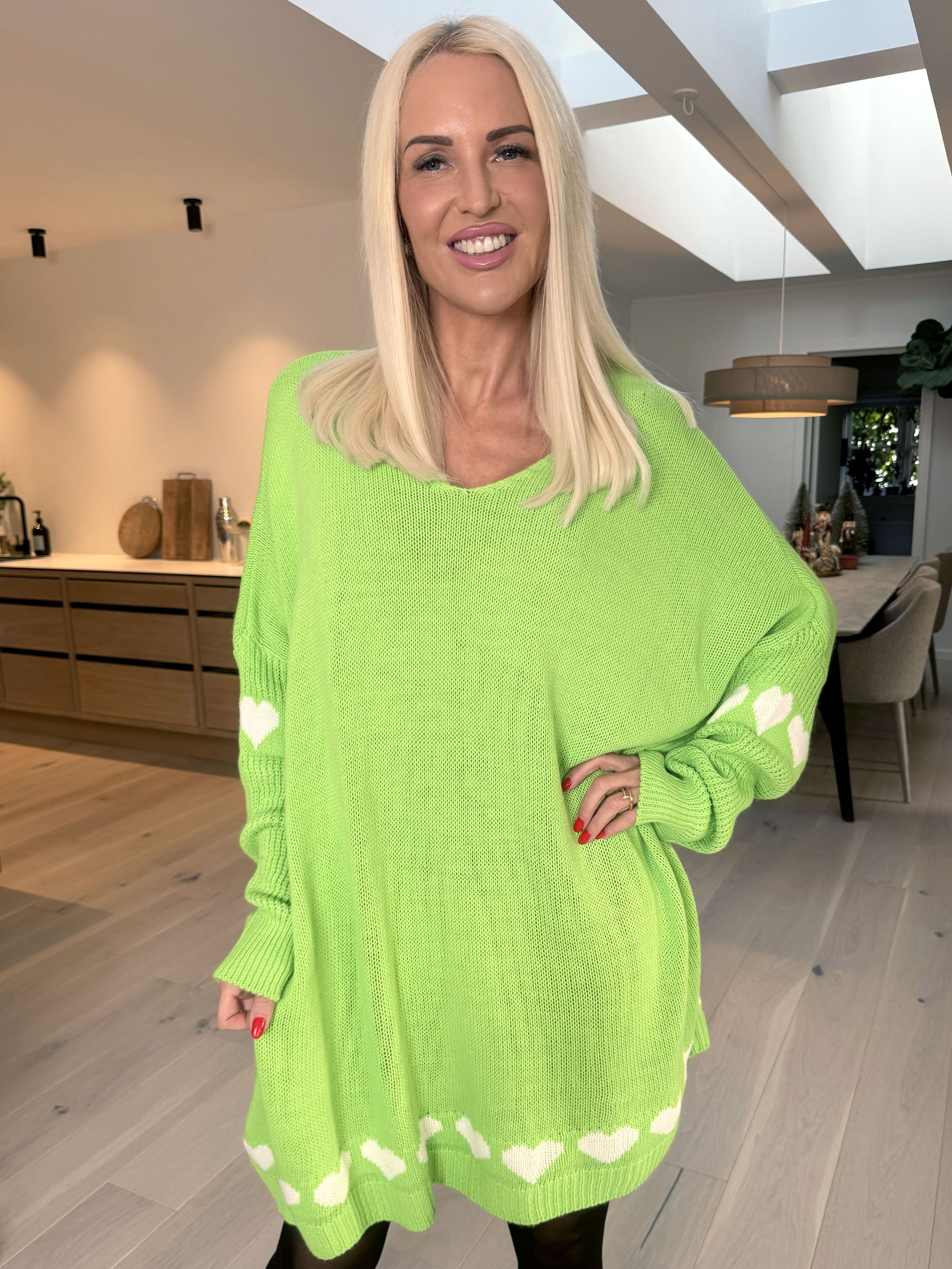Katerina - Stickad klänning med söta hjärtdetaljer