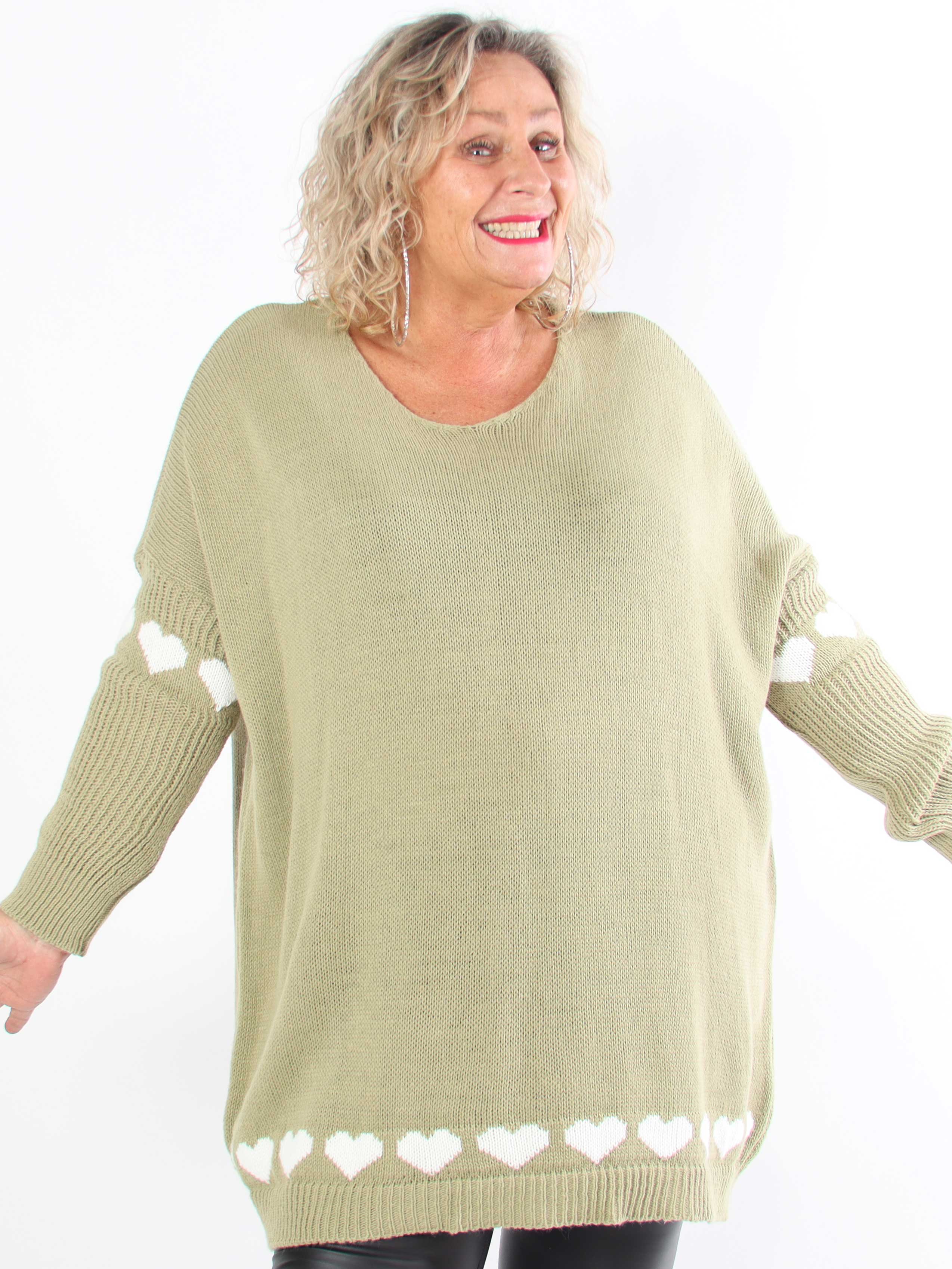 Katerina - Plus size-stickad tröja med söta hjärtdetaljer
