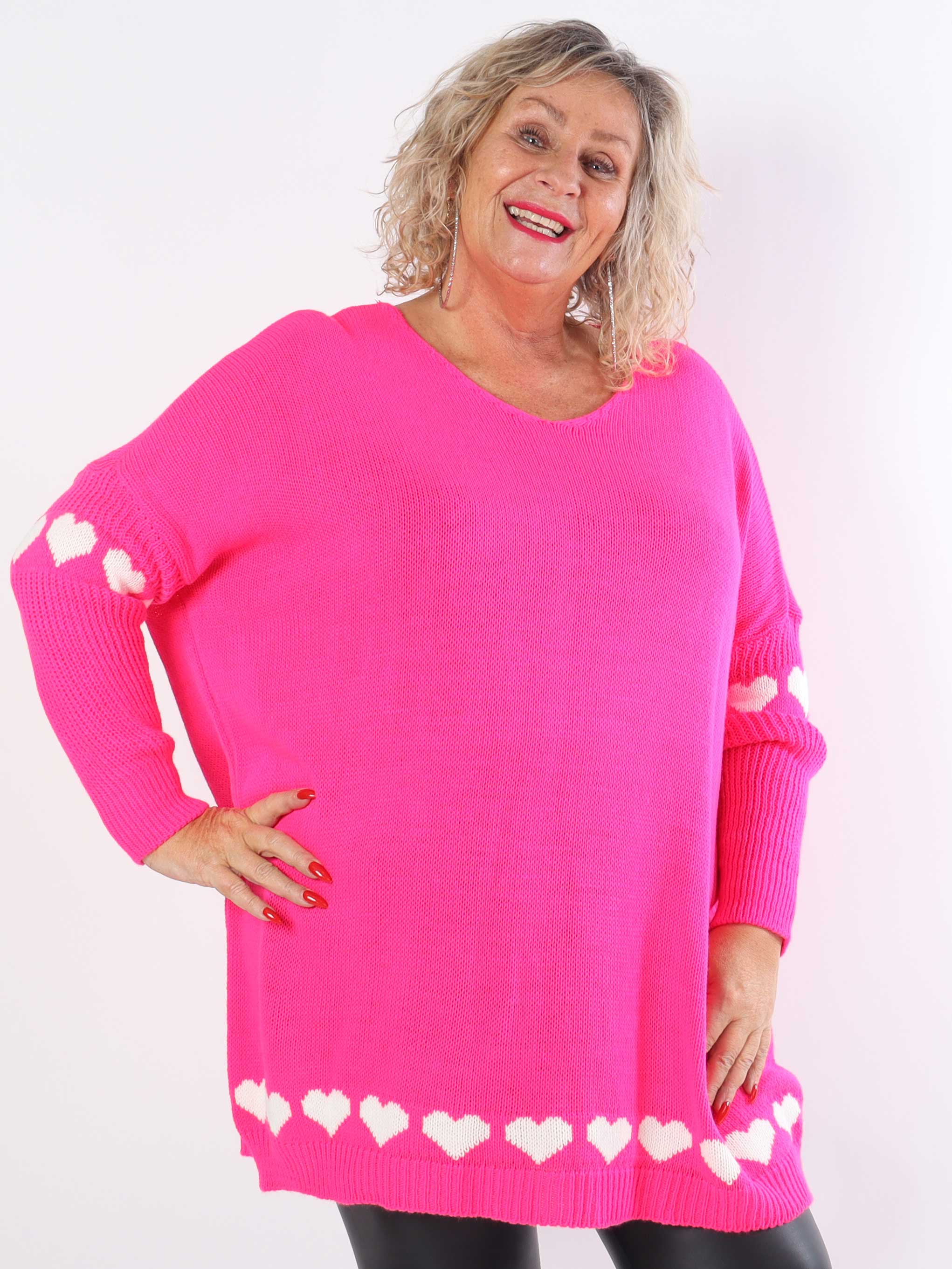 Katerina - Plus size-stickad tröja med söta hjärtdetaljer