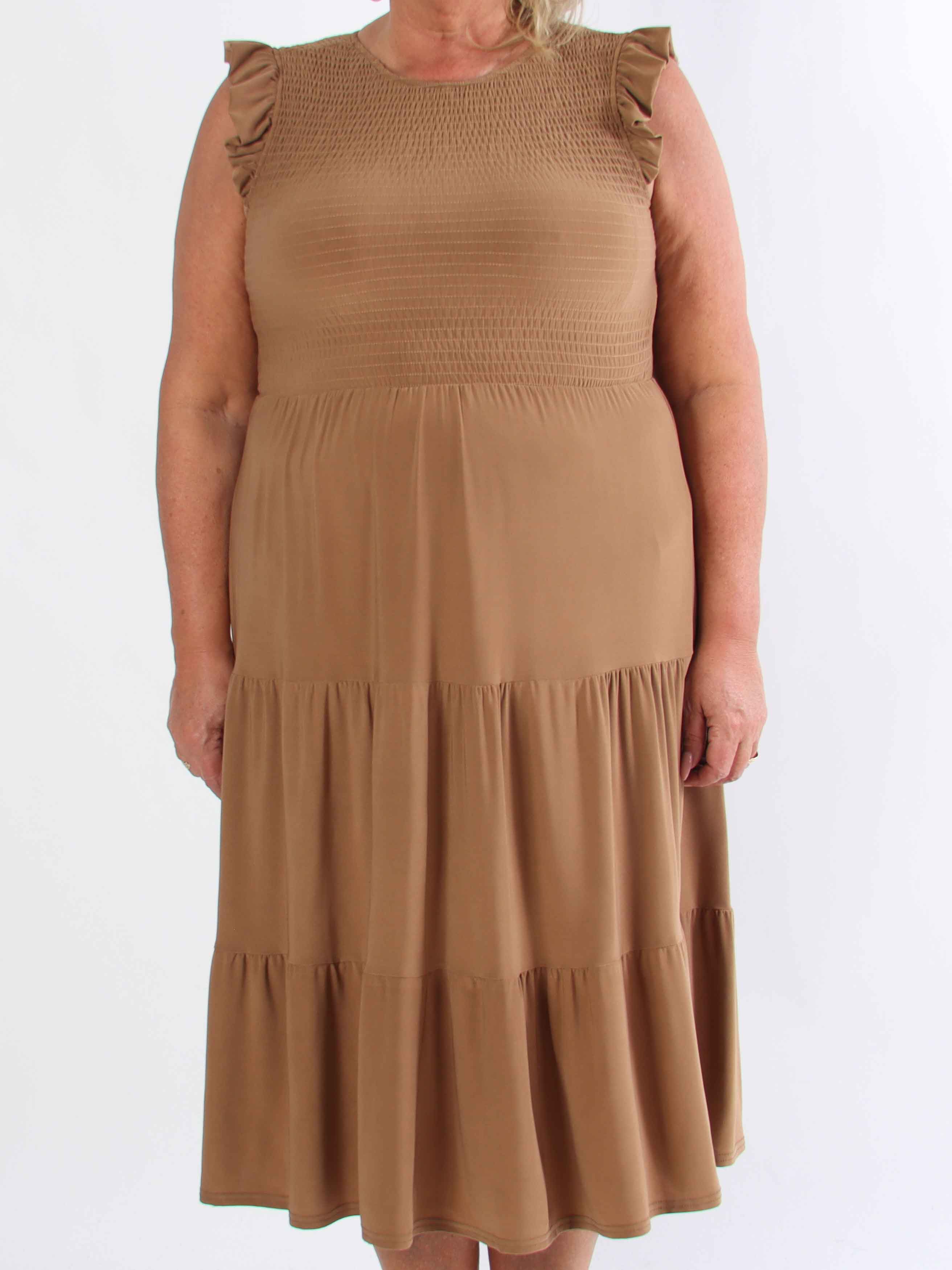 Kelly Sleeveless - Elastisk plus size-klänning med smockat bröst
