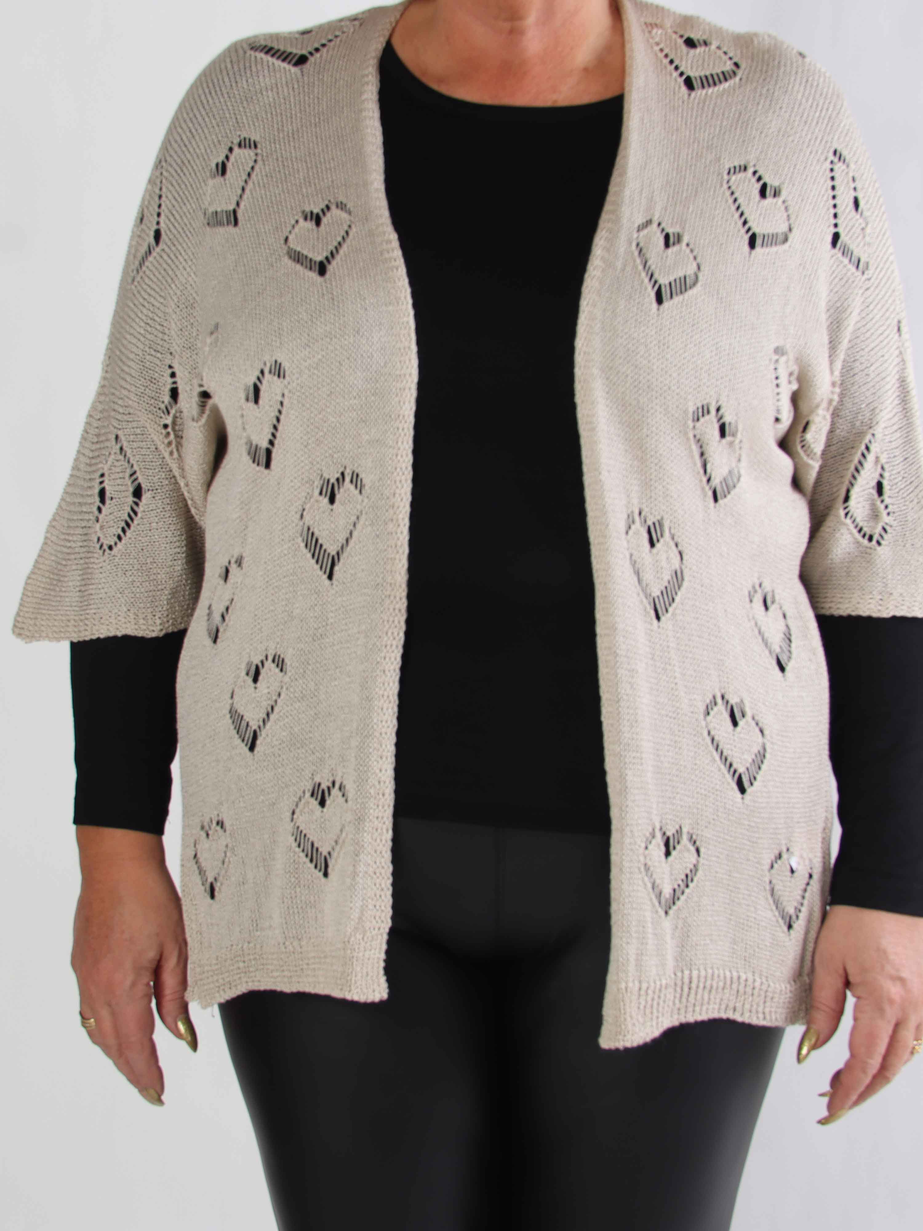 Kerry - Plus size strikcardigan med fint hullet hjertemønster