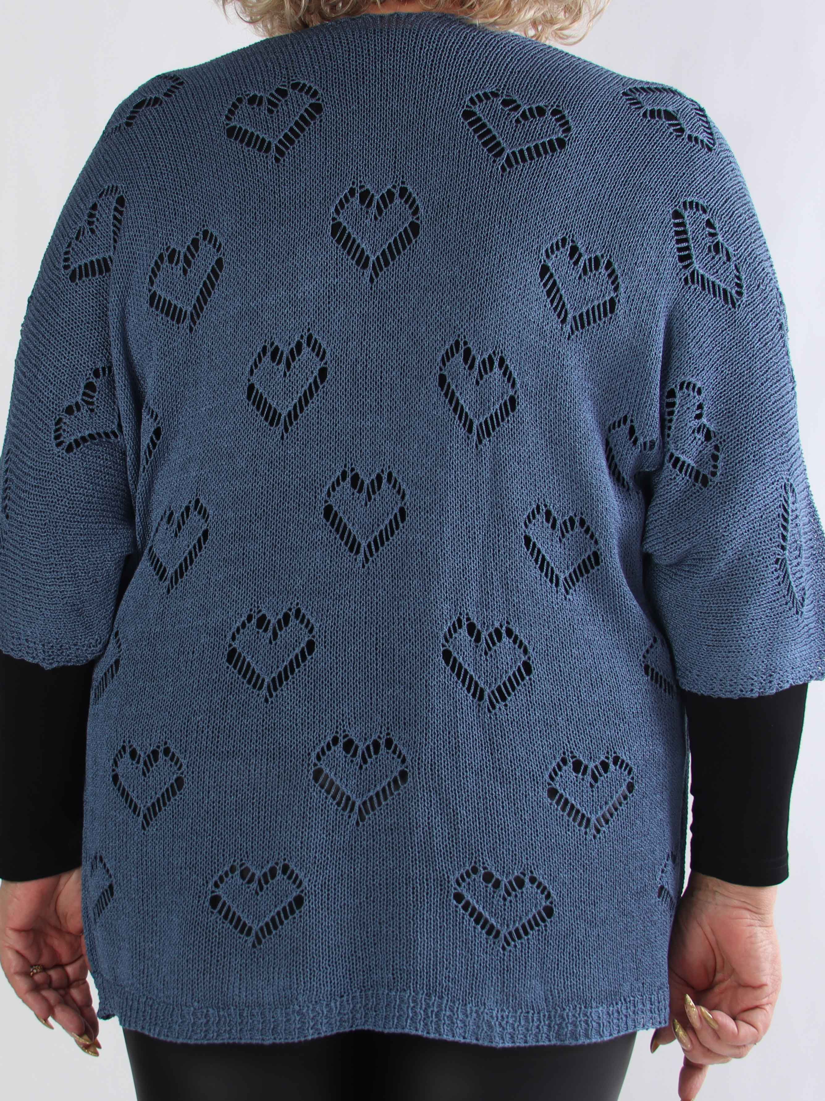 Kerry - Plus size strikcardigan med fint hullet hjertemønster