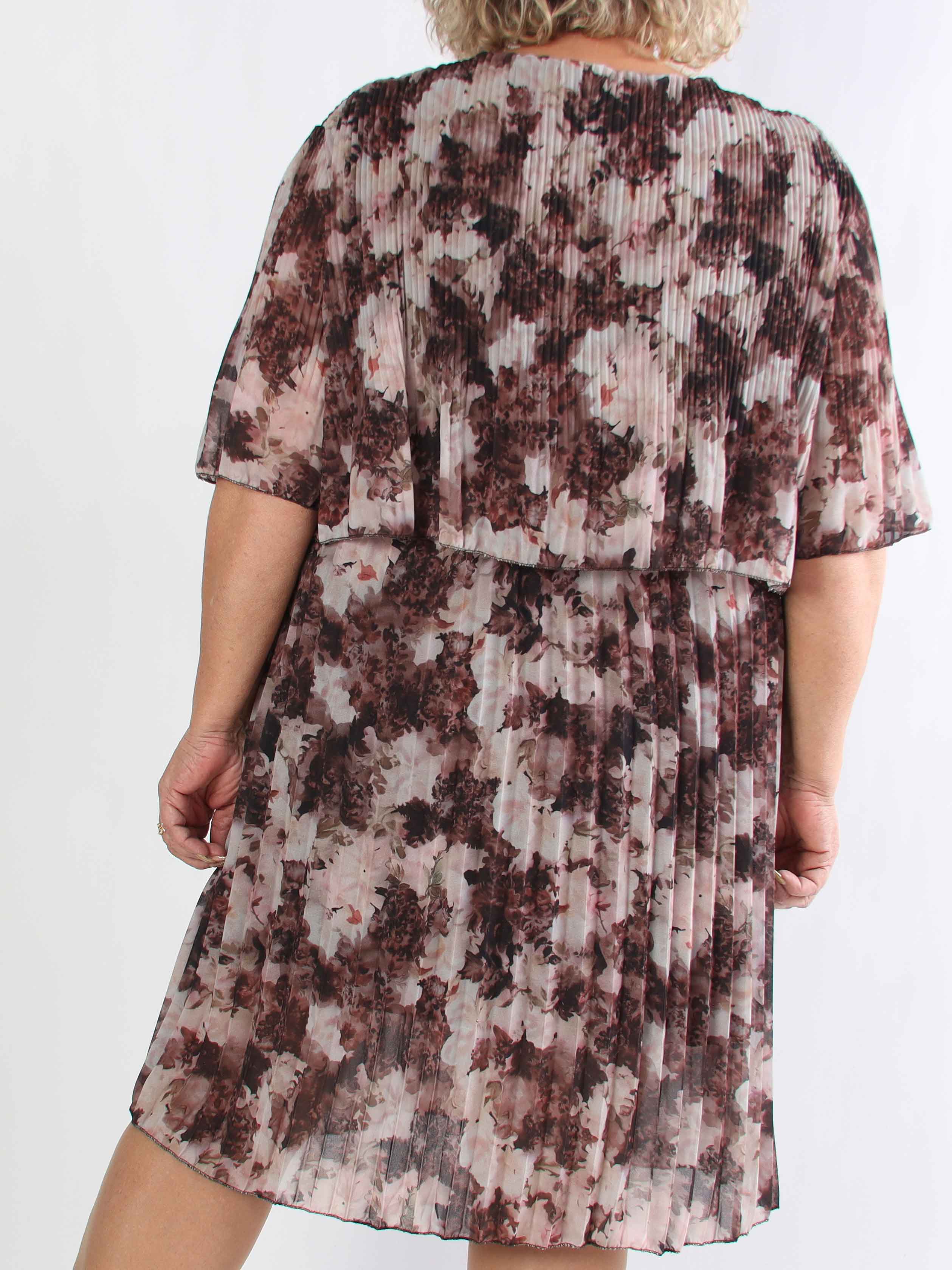 Kristina Flower - Sød blomstret plus size kjole med flæselag