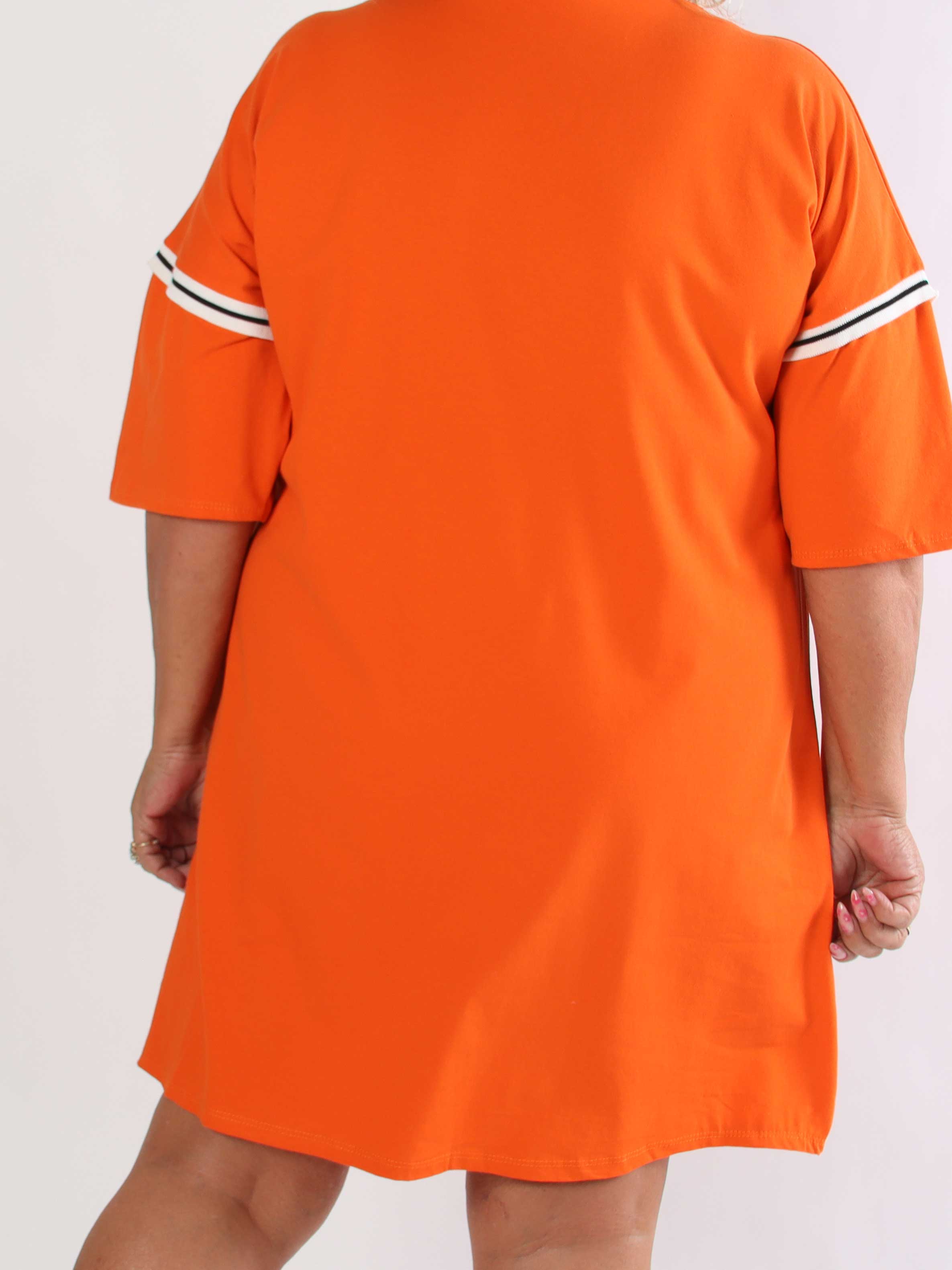 Lana - Plus size t-shirtklänning i mjuk bomull med snyggt
