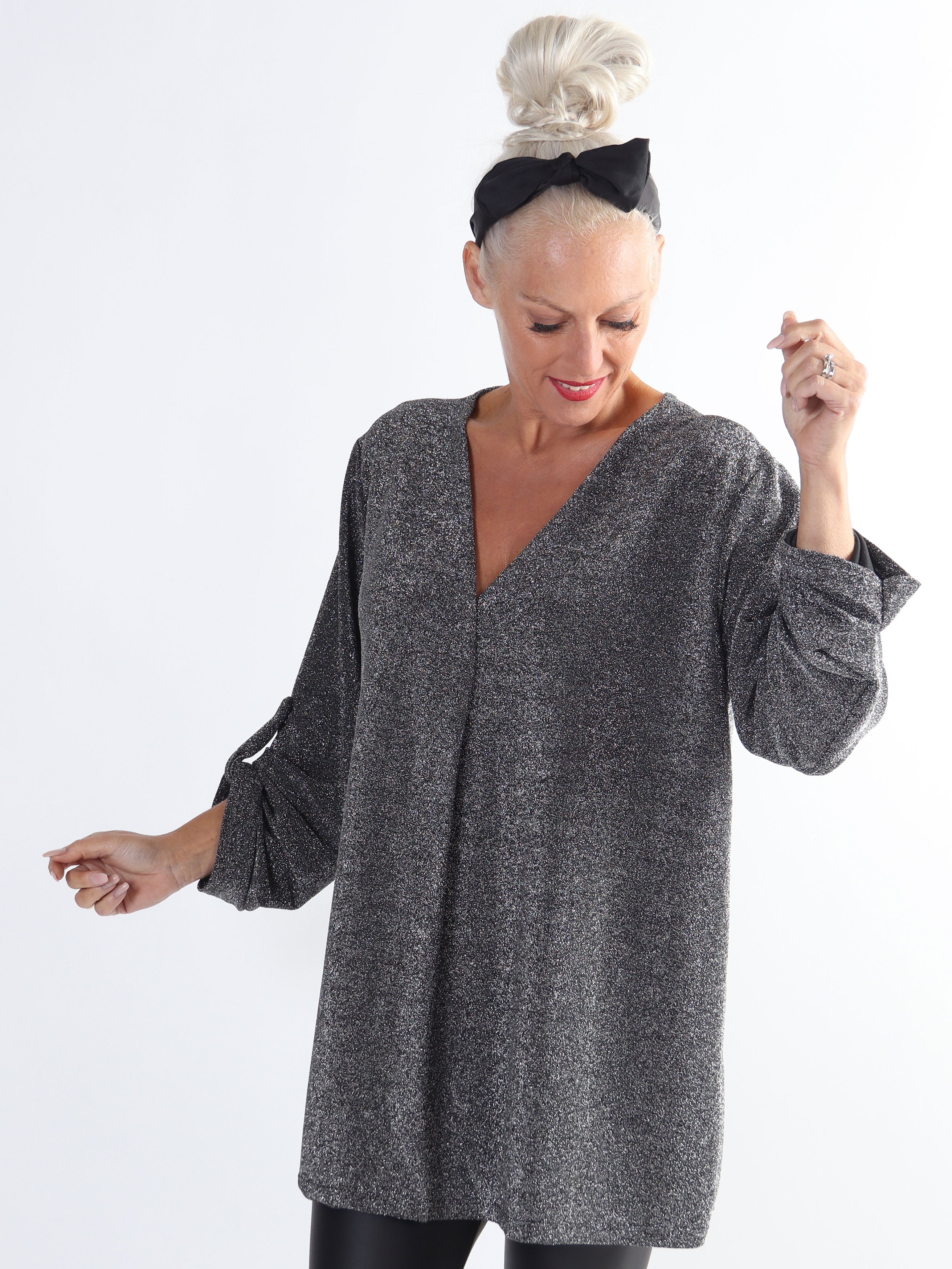 Larna Glitter - Plus size tunika med glittertrådar och v-ringning