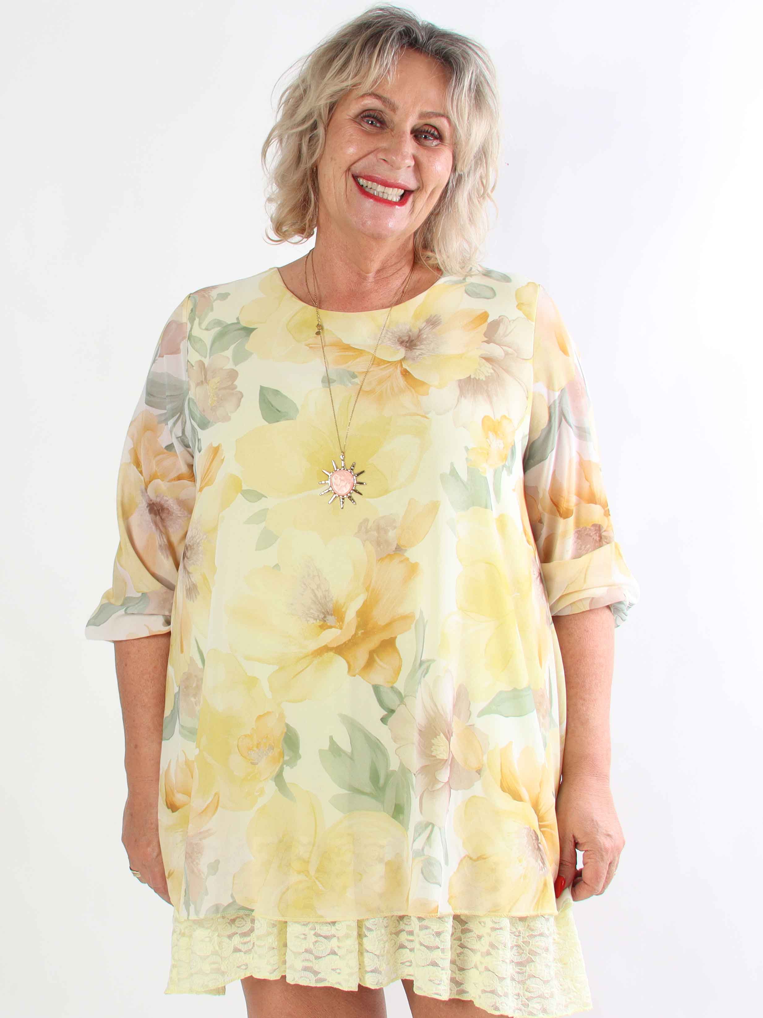 Lauren - Blommig plus size chiffongklänning med tunika och spetskant