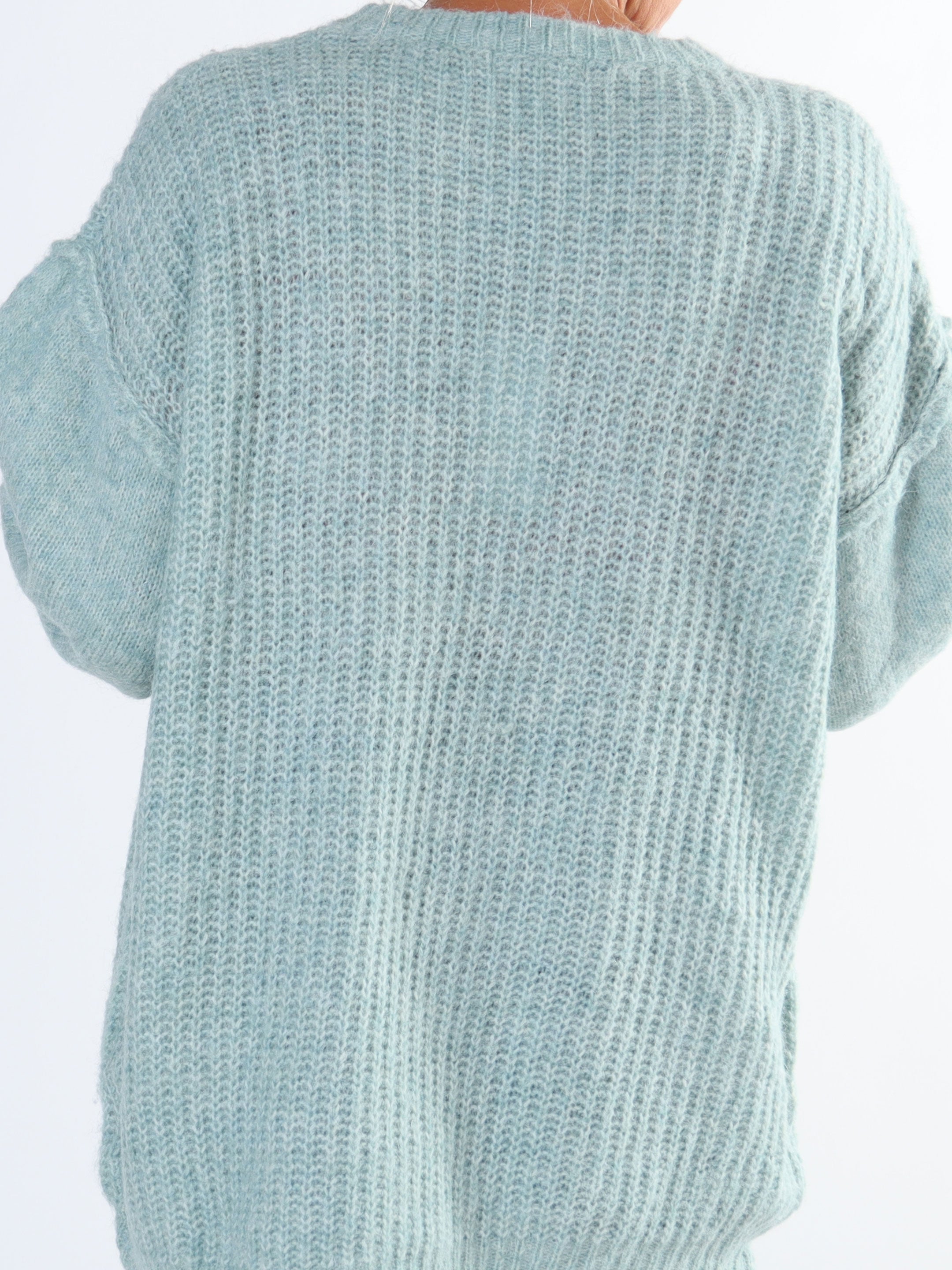 Leana - Lång mjuk plus size stickad blus med ballongärmar