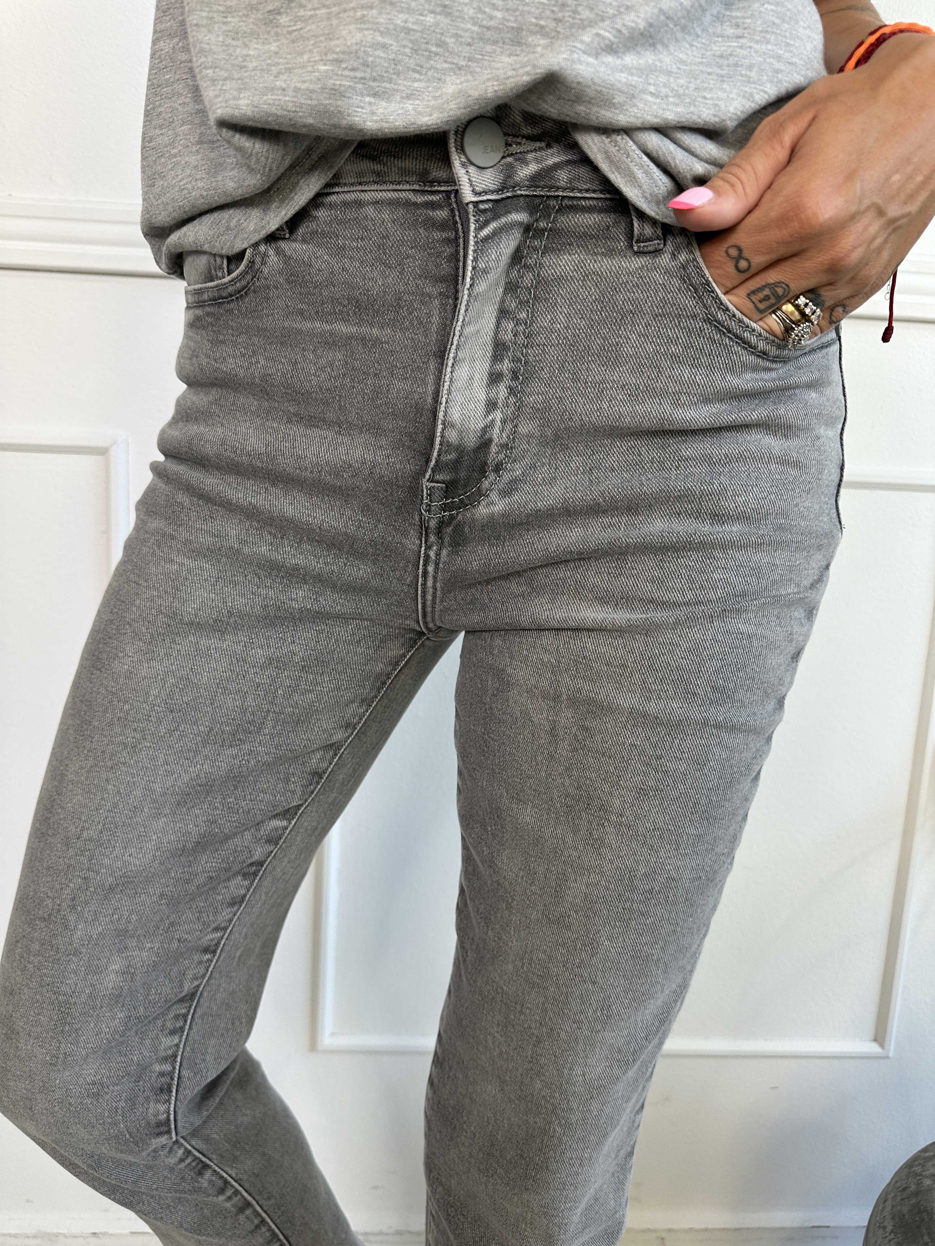 Lettie - Högmidjade mom jeans