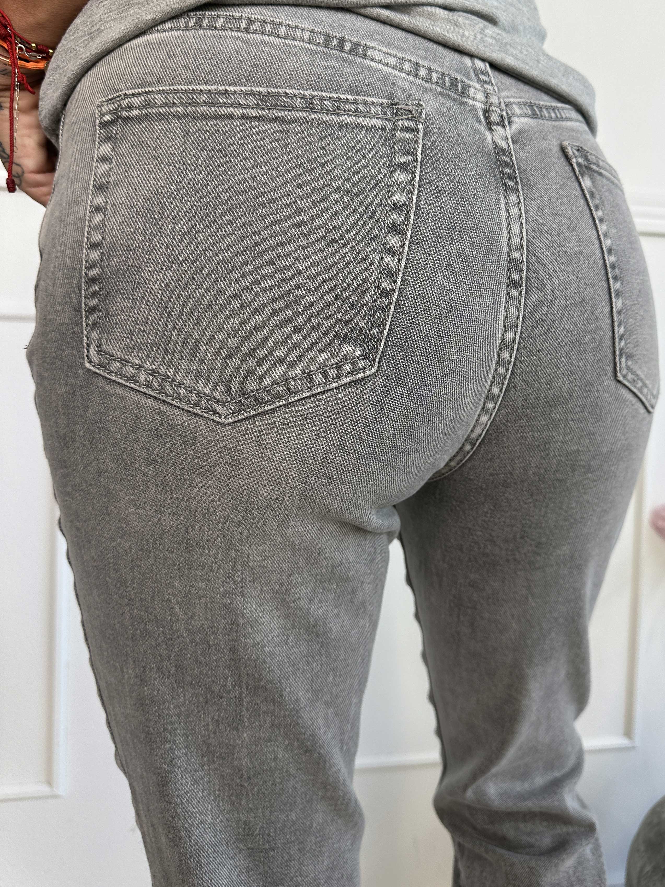 Lettie - Högmidjade mom jeans