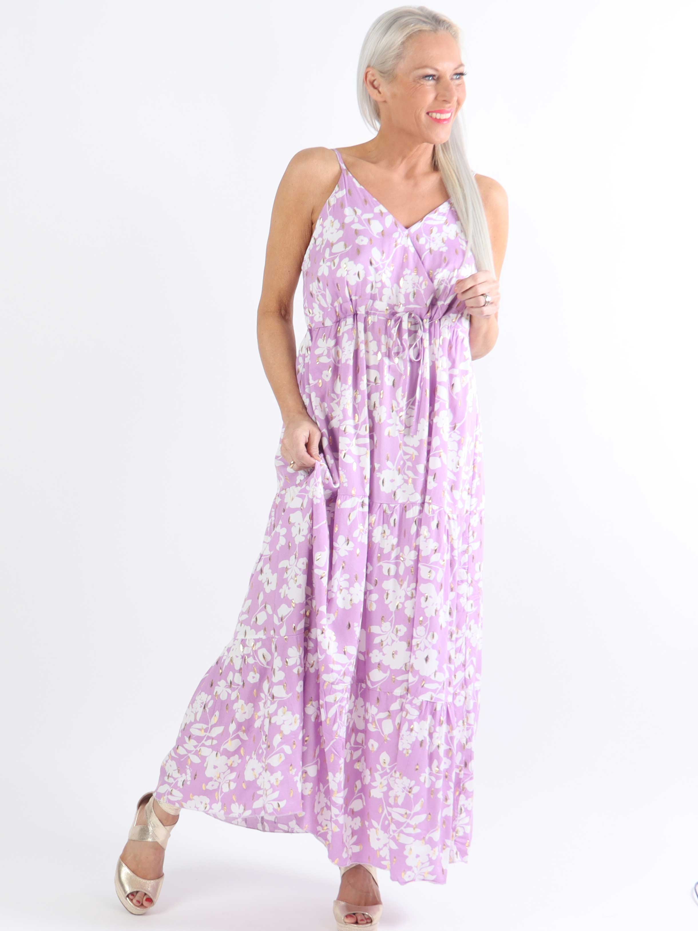 Lucie Flower - Viskosbandsklänning i plus size med v-ringning