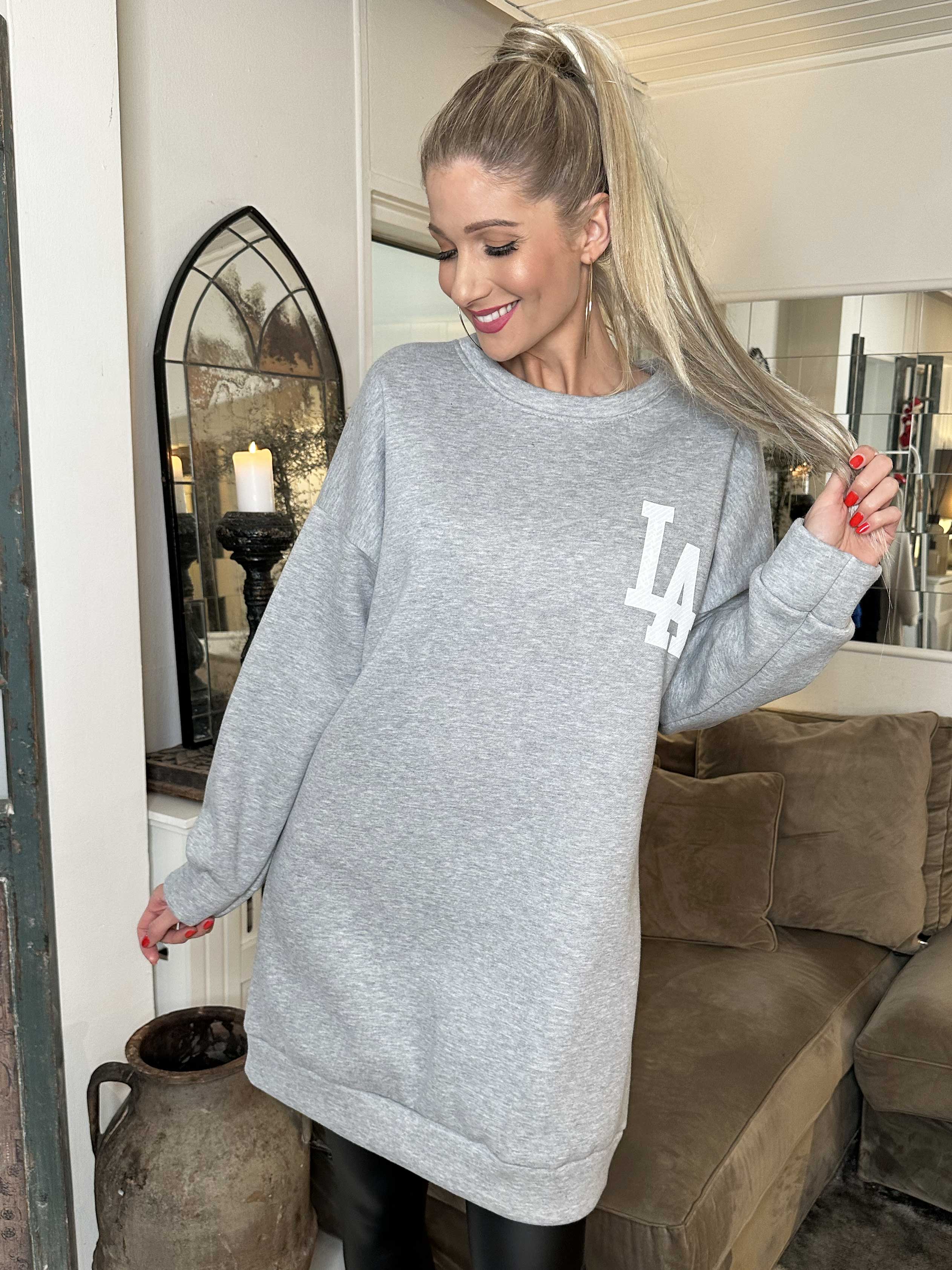 Maida - Lång sweatshirt med LA-tryck fram och bak