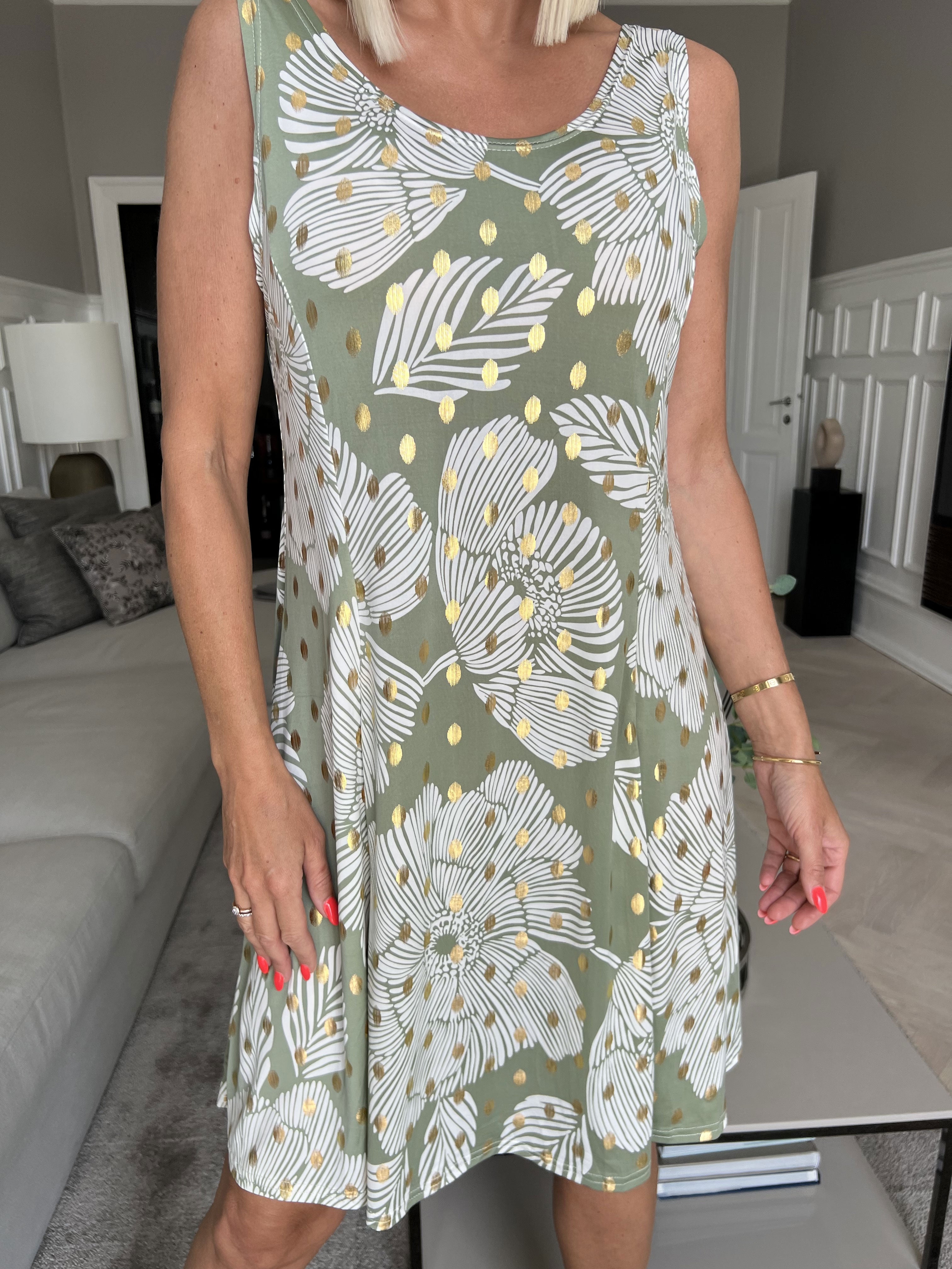 Maj Big Flower - Söt klänning med blommotiv