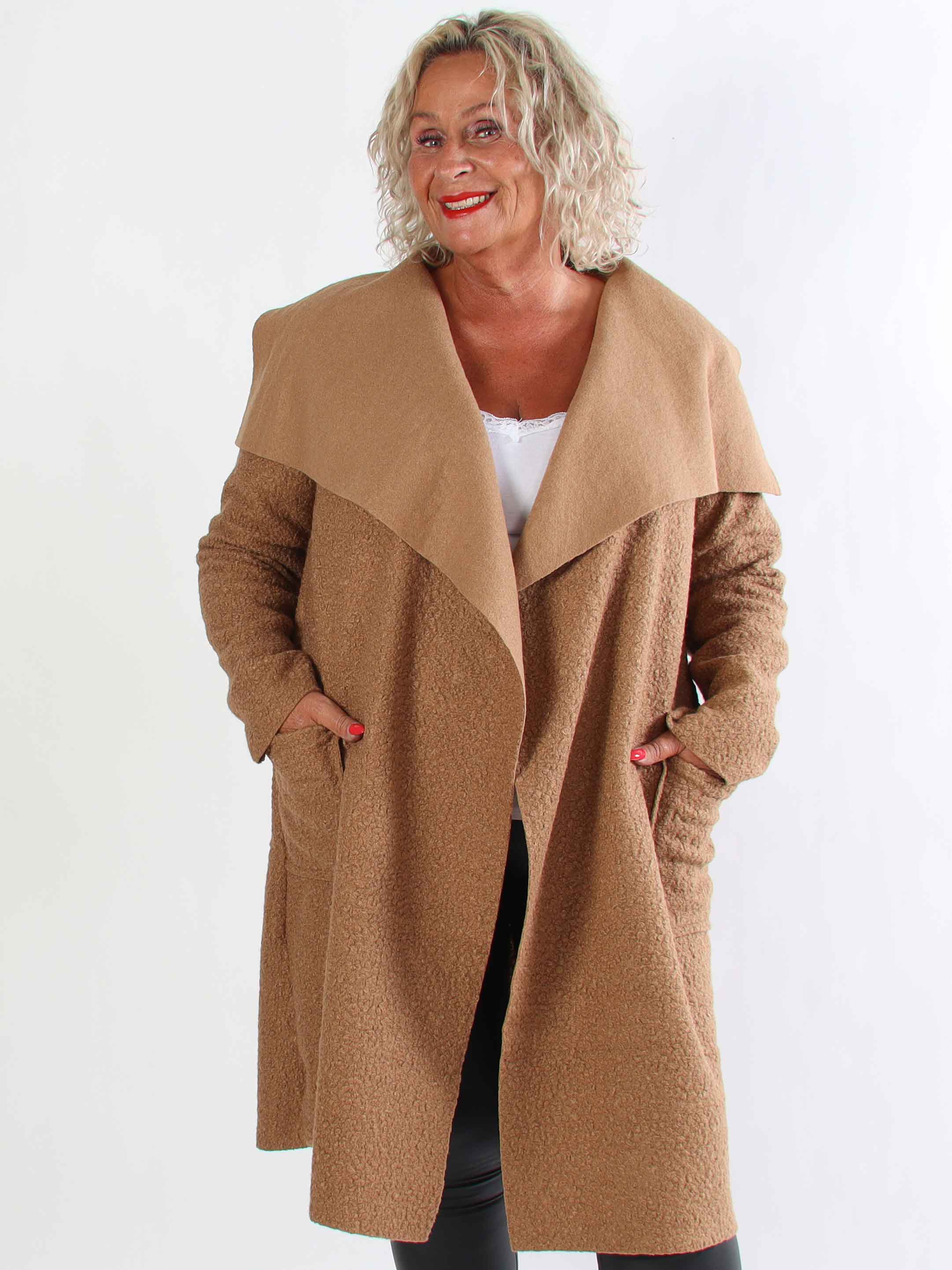 Malfrid - Plus size kappa i mjuk teddy med shiny stjärnor
