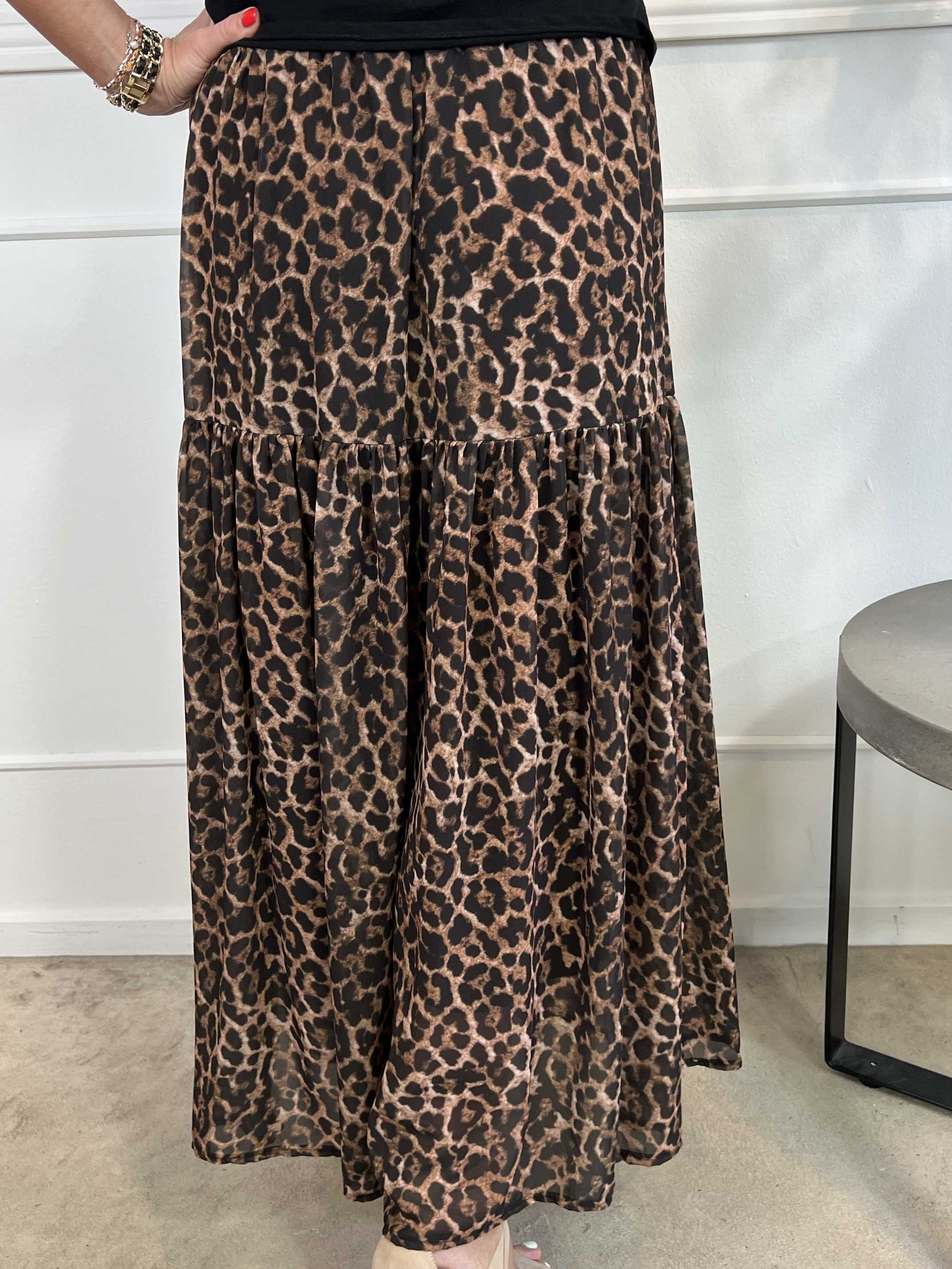 Malou - Kjol i fin chiffong med leopardmönster