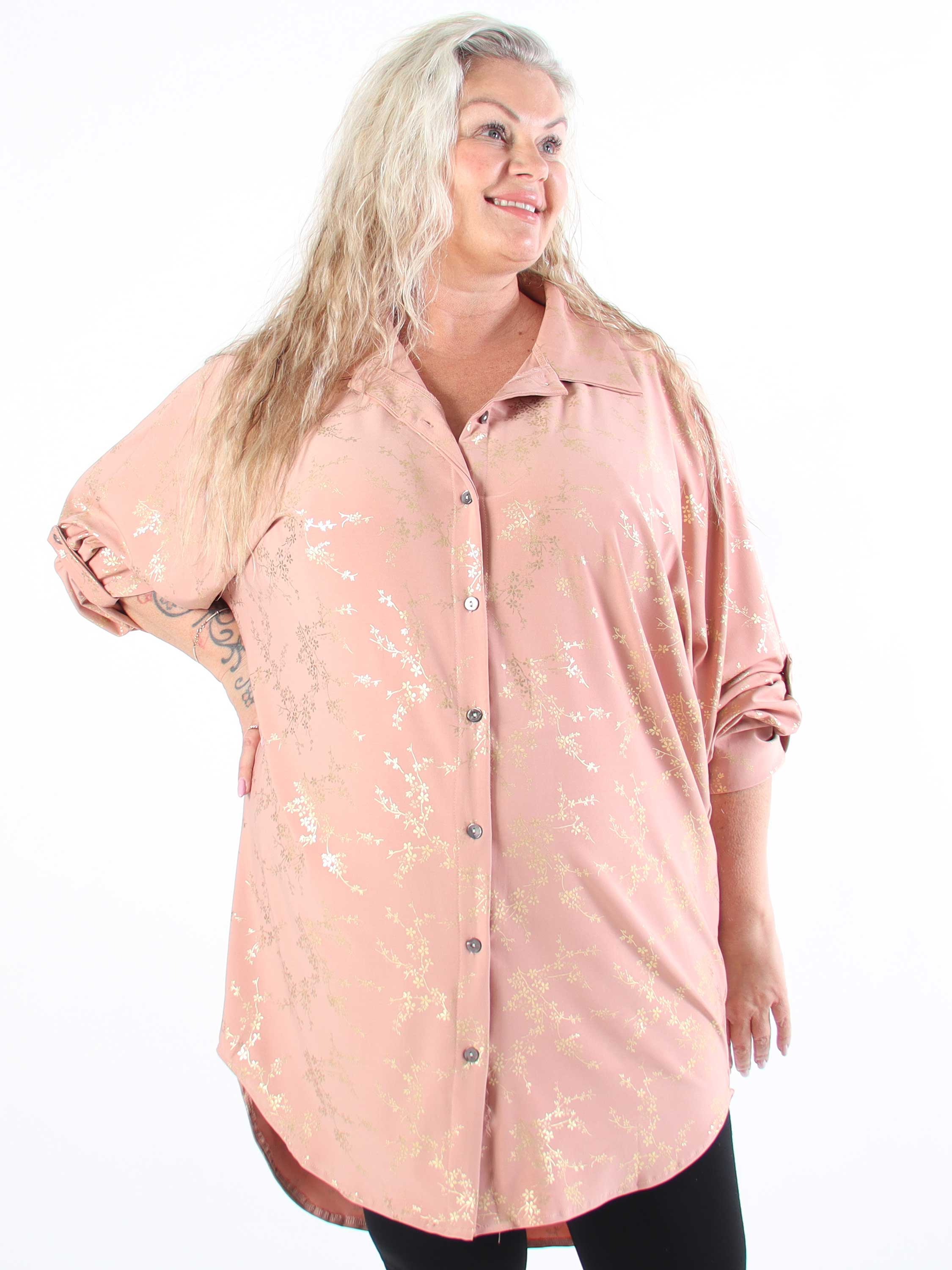 Mia Gold - Skjortklänning i plus size med resår och gulddetaljer