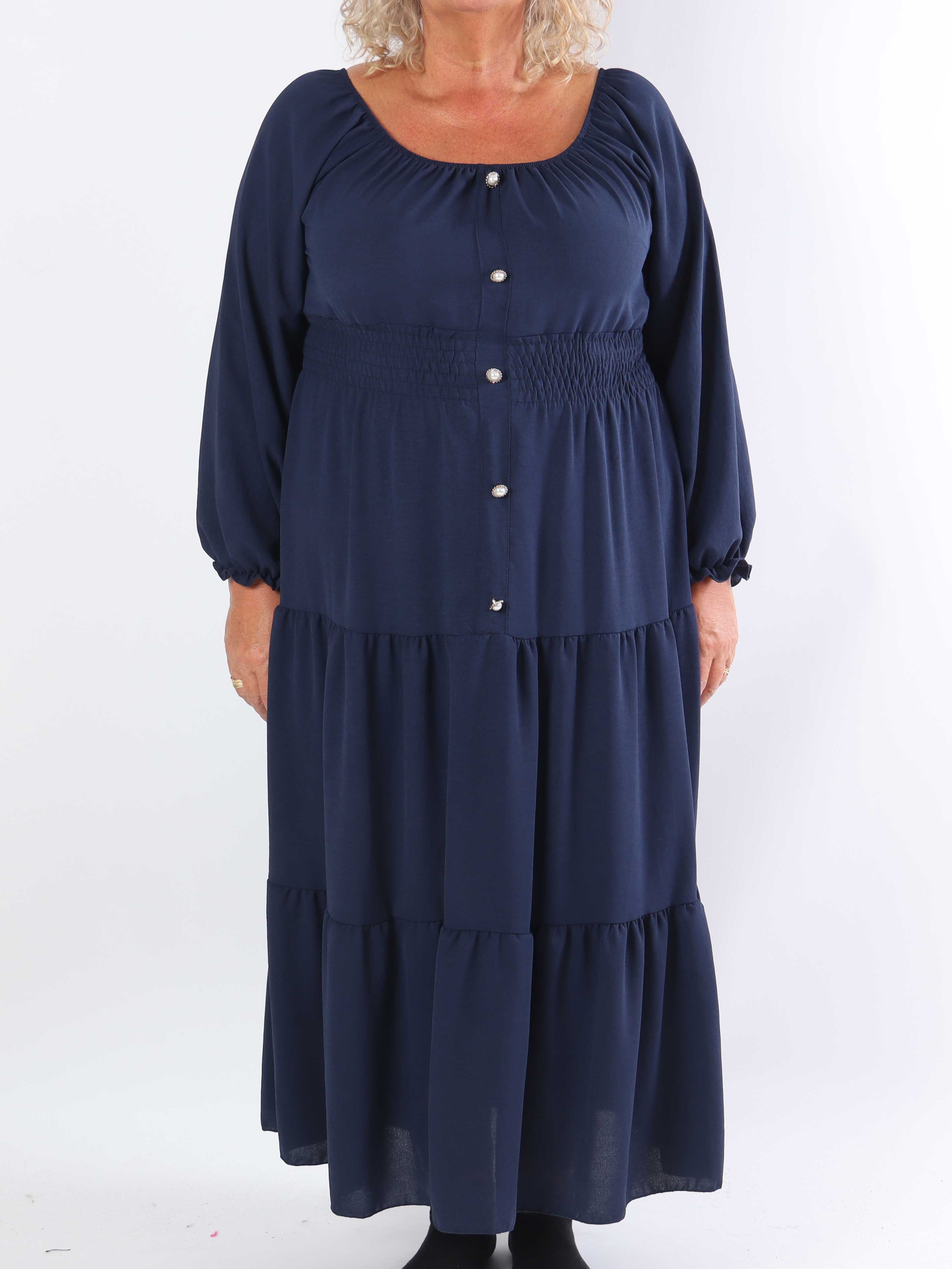 Midnight - Plus size-klänning med smockad midja och guldknappar