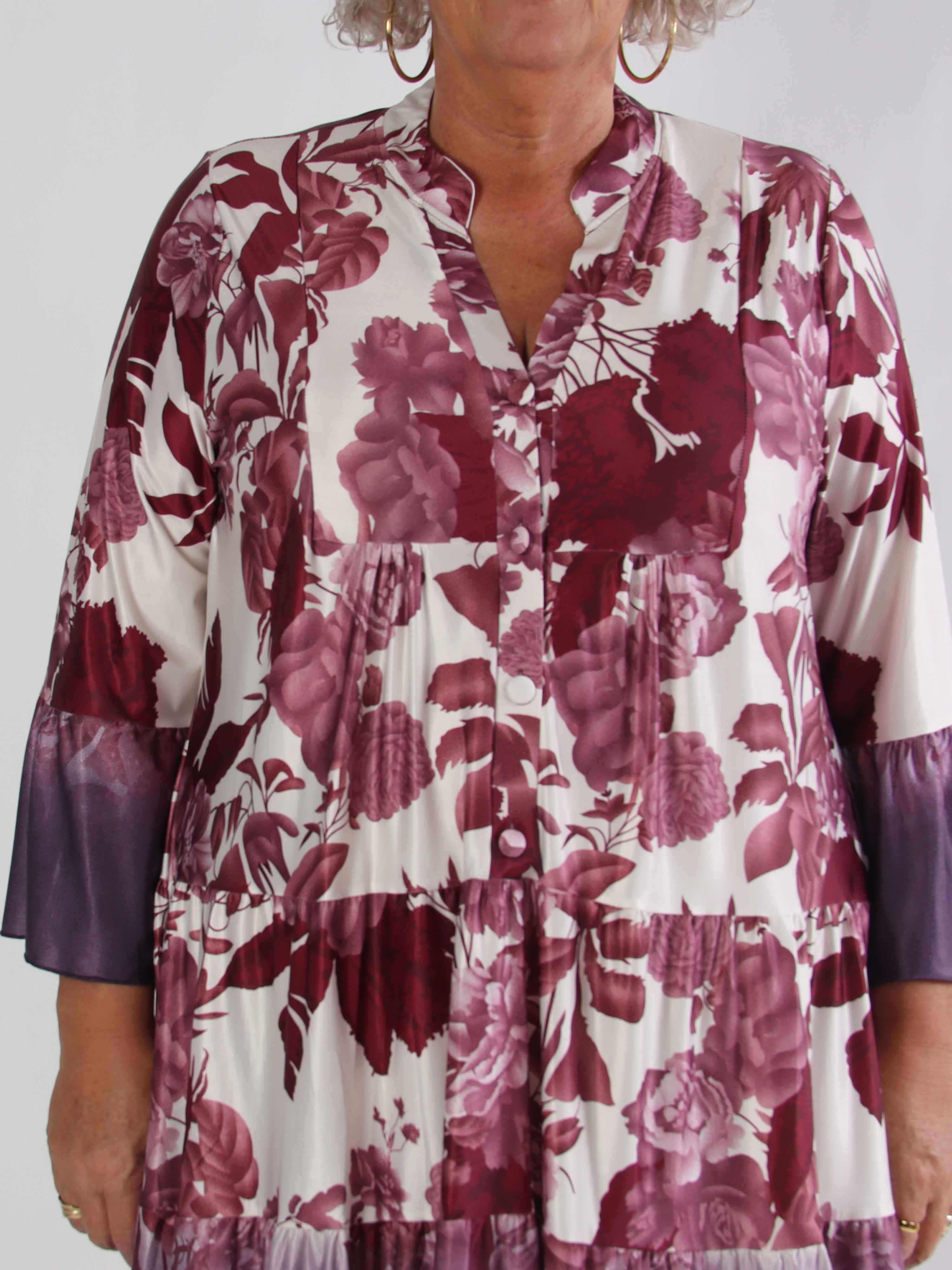 Milania Flower - Elastisk blommig plus size klänning med volanglager