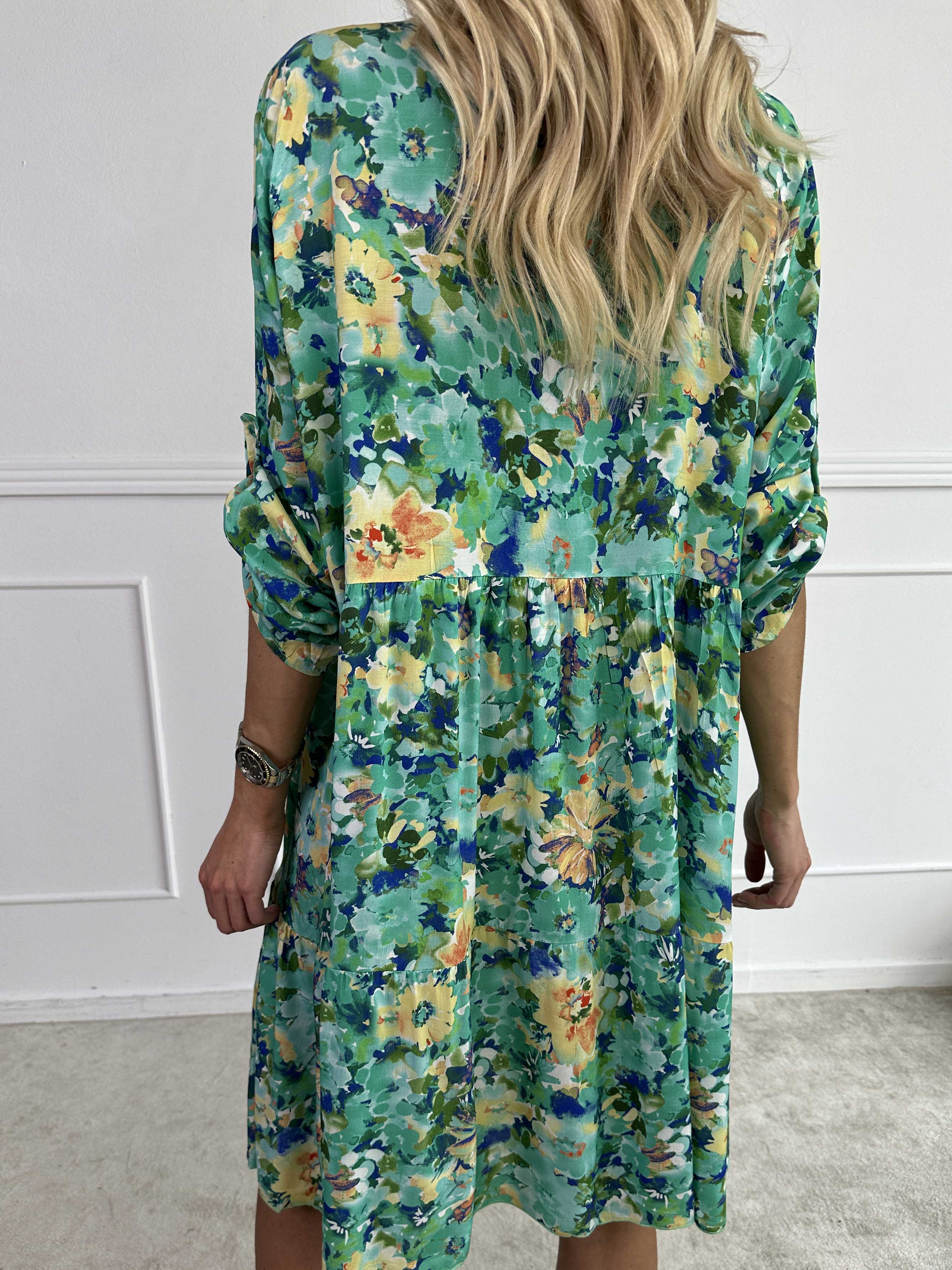 Milano Floral Viscose Midi - Klänning i viskos med blomstermönster